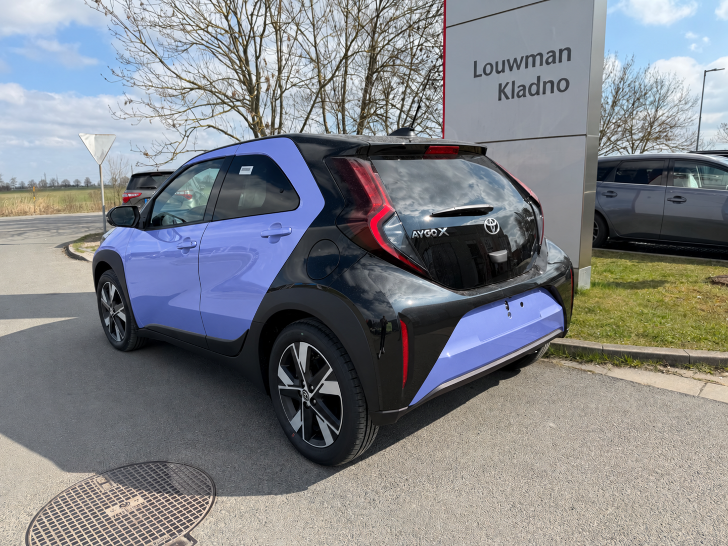 Toyota Aygo, 1.5HEV Style - fotka 2