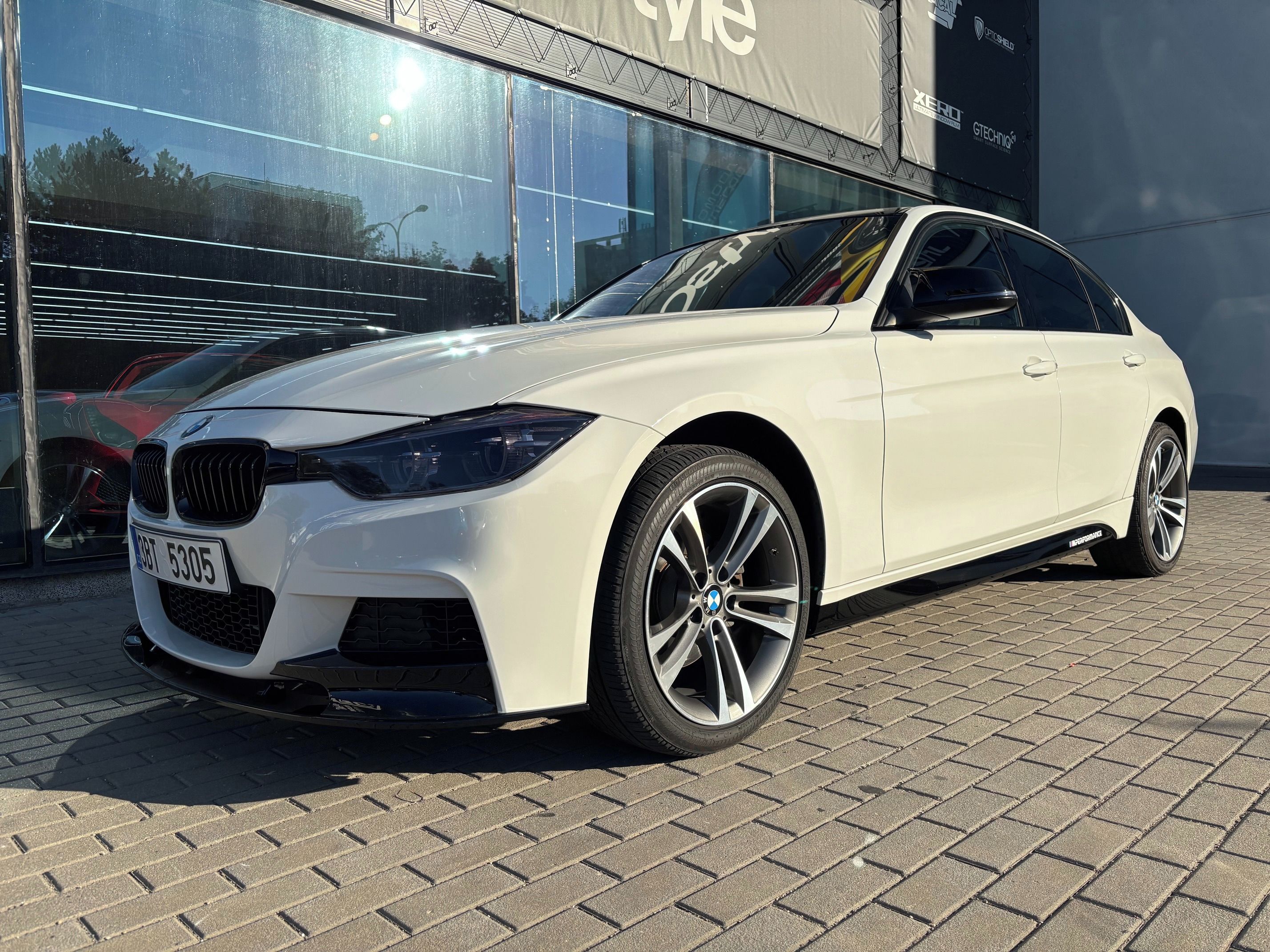 BMW Řada 3, 330i xDRIVE,M PAKET,málo KM