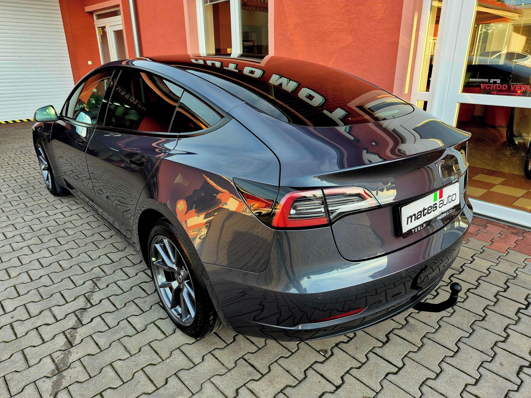Tesla Model 3, Long Range Dual Motor - 366 kW - fotka 3