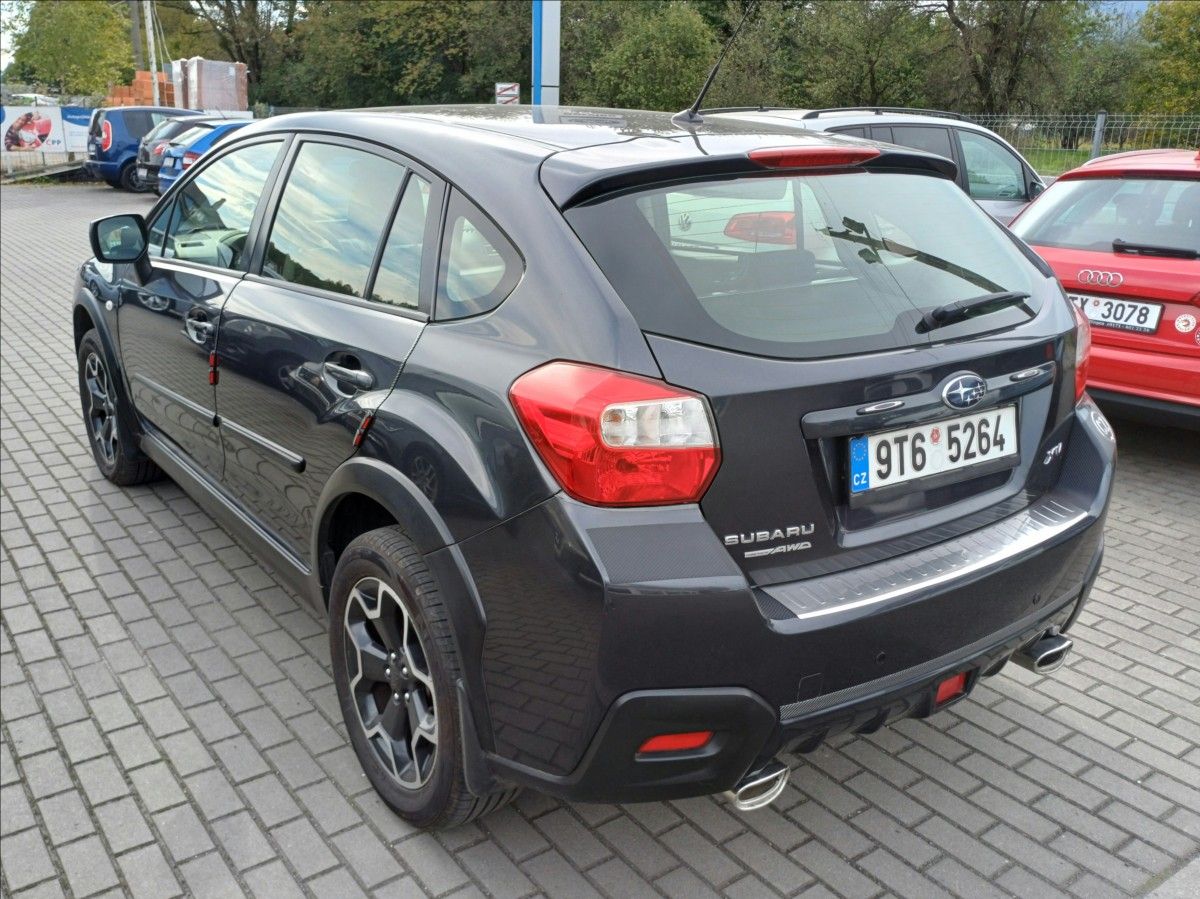 Subaru XV, 1,6 4x4, Zimní komplety v ceně - fotka 6