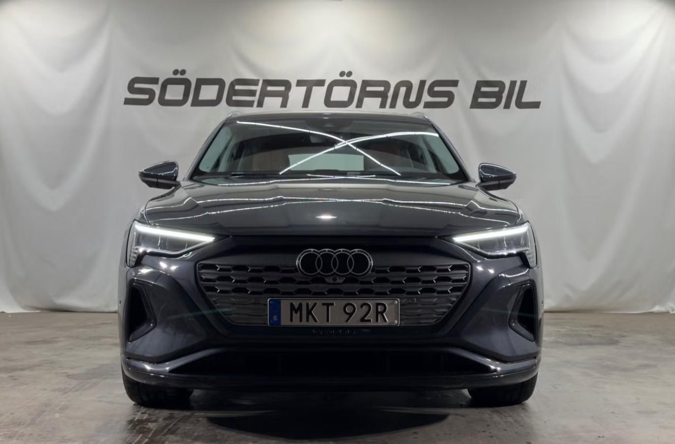 Audi Q8 e-tron, 50 Q SoH 95% 360Kam Vzduch LED - fotka 4