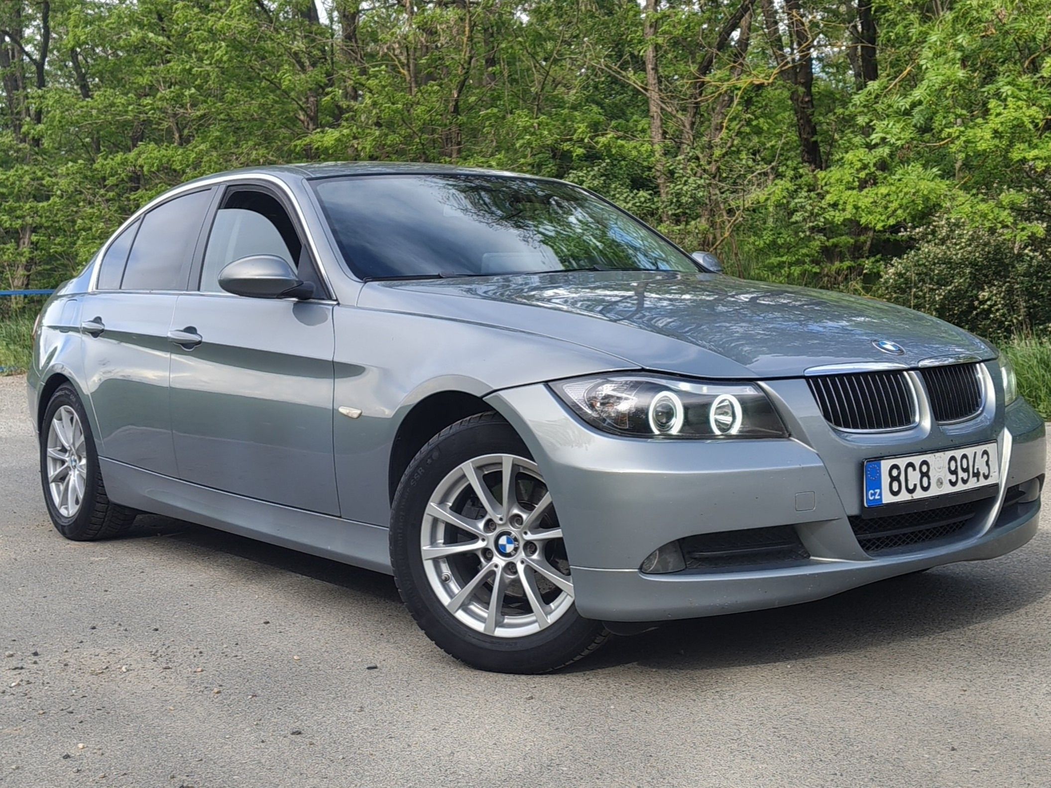 BMW Řada 3, E90 318i