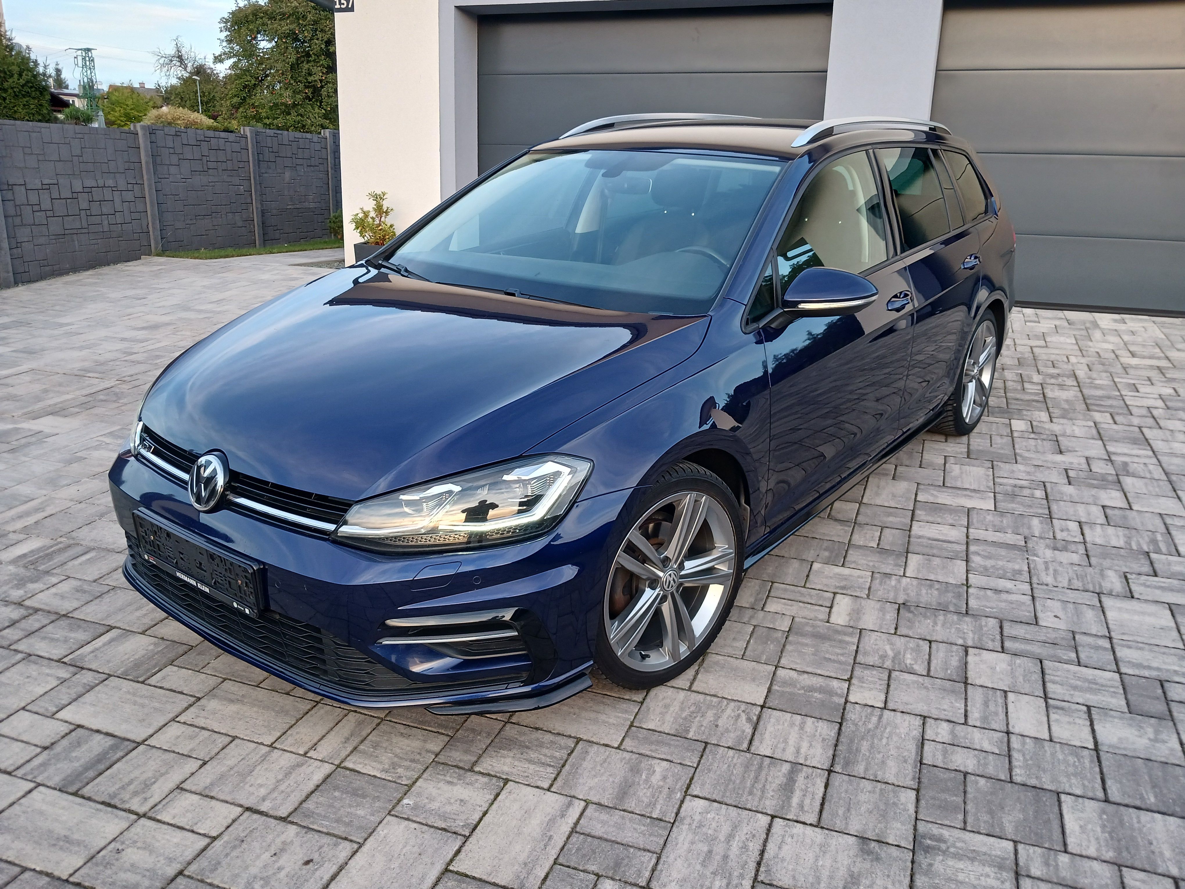 Volkswagen Golf, 1.5 TSI 110 kw  R-Line  DSG