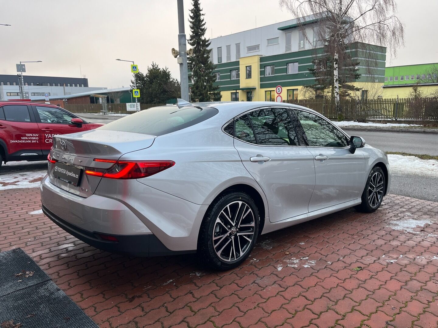 Toyota Camry, 2.5 Hybrid 230 koní - Prestige - fotka 5