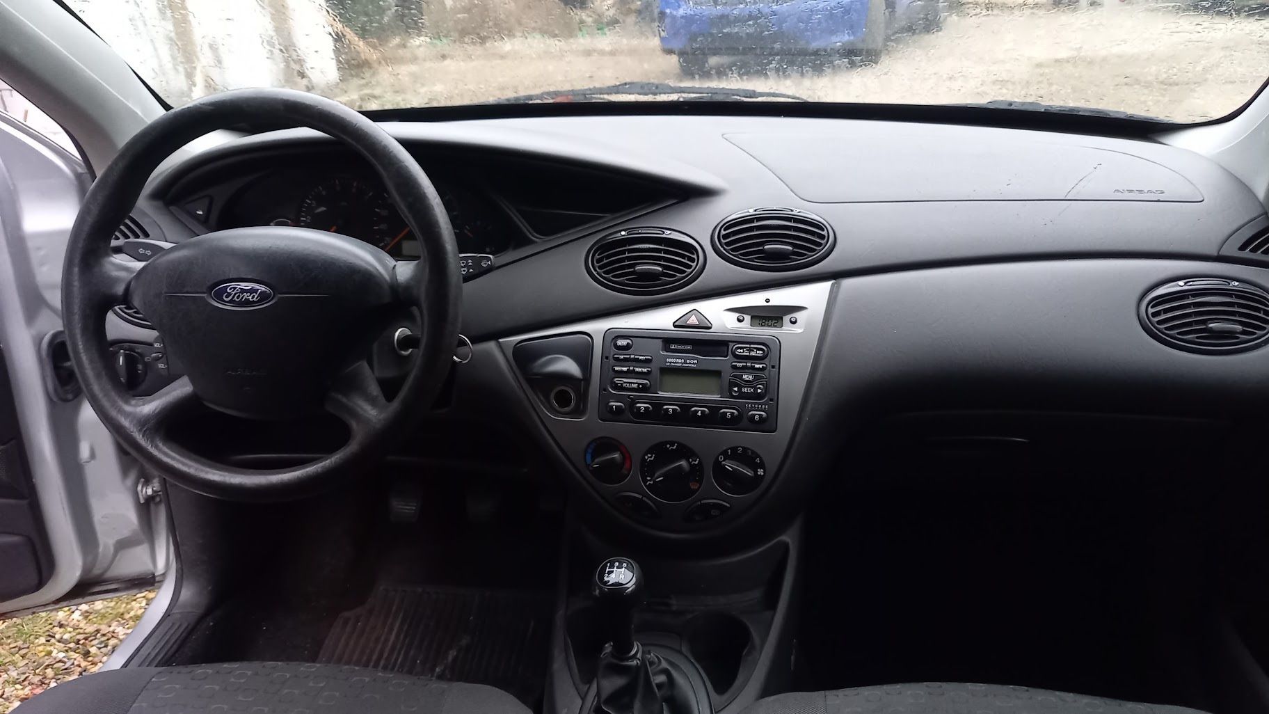 Ford Focus, 1.6 benzín, zánovní STK - fotka 6