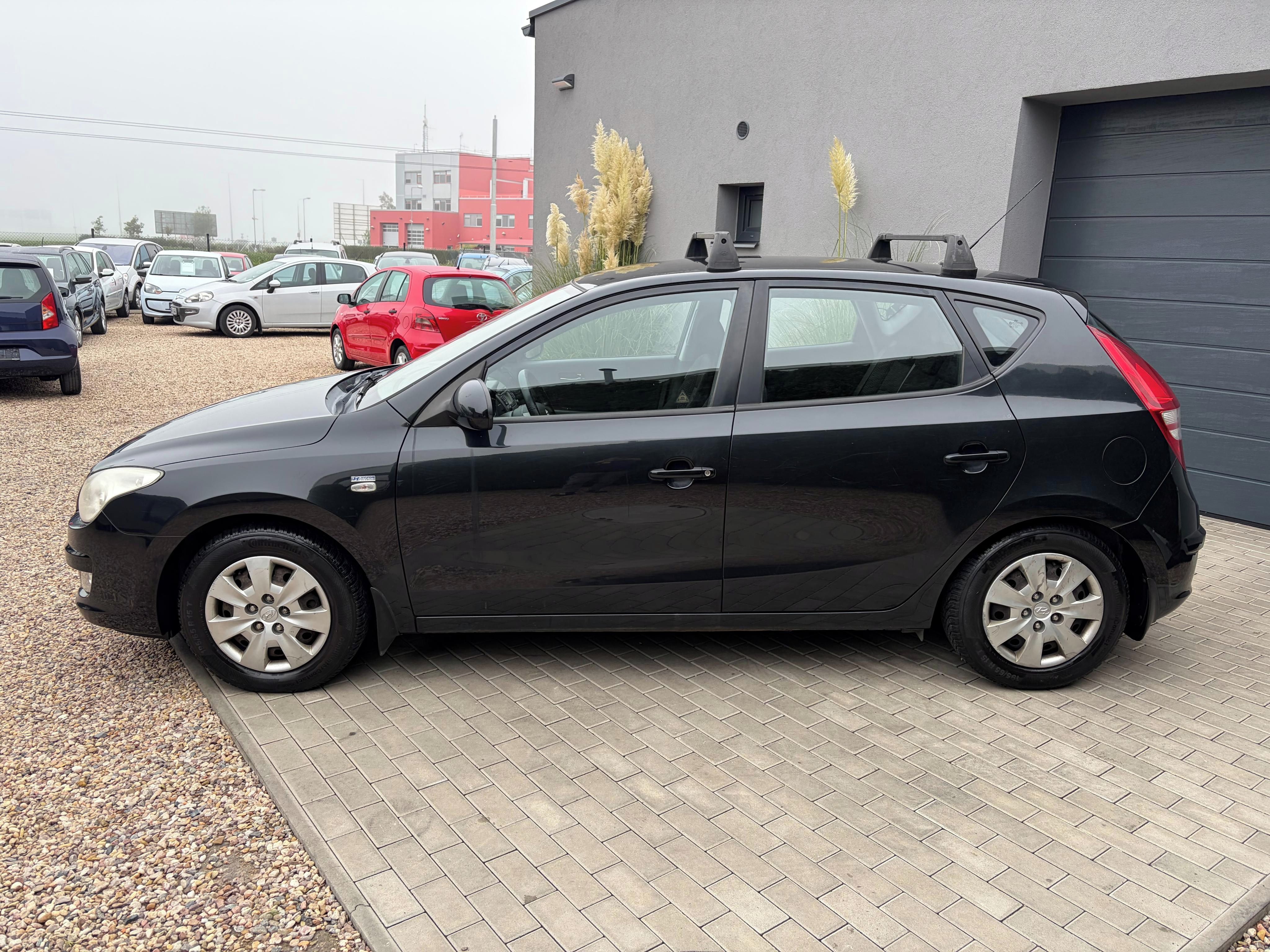 Hyundai i30, 1.6i 89kW, Digi klima, Po STK - fotka 6