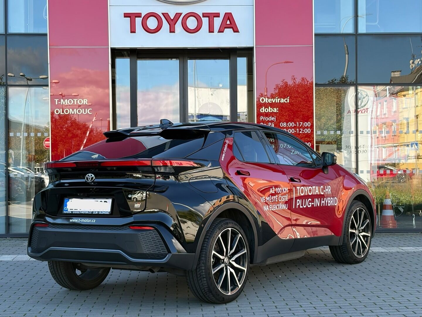 Toyota C-HR, 2.0L PHEV 0 - 1 CVT (2x4) 8L - fotka 4