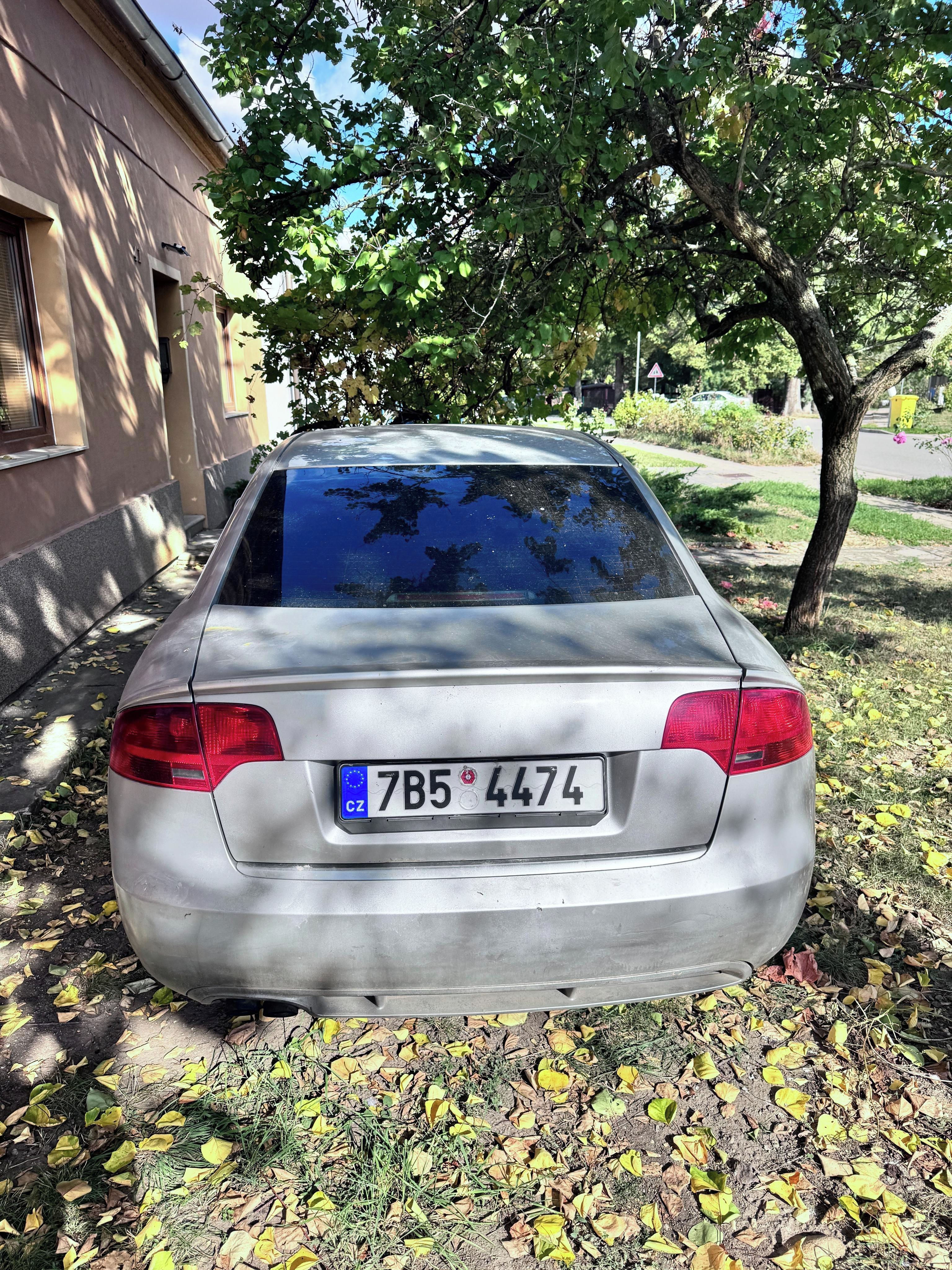 Audi A4, 2.0  TDI - fotka 5