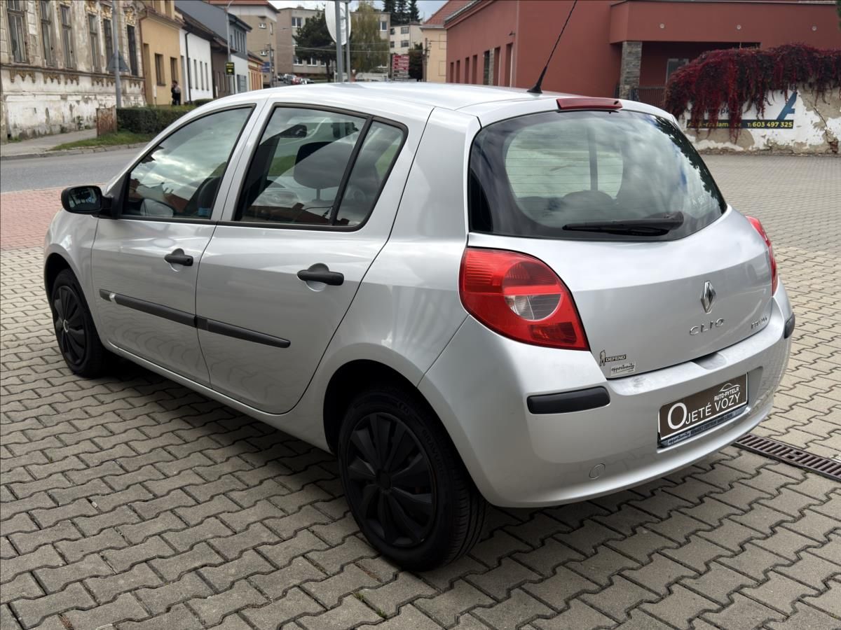 Renault Clio, 1,2 i, MT - fotka 5