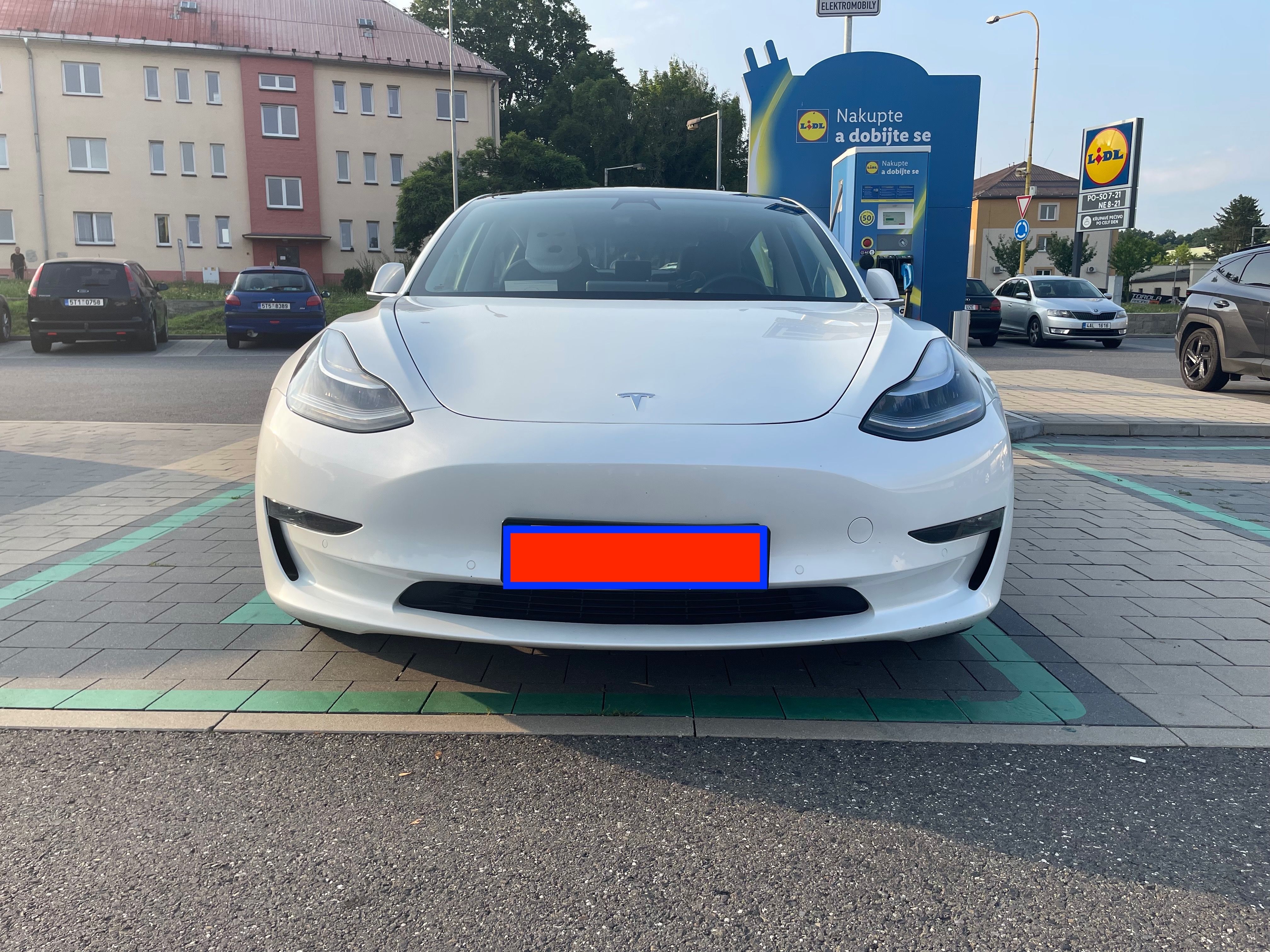 Tesla Model 3, Long Range, Tažné - fotka 6