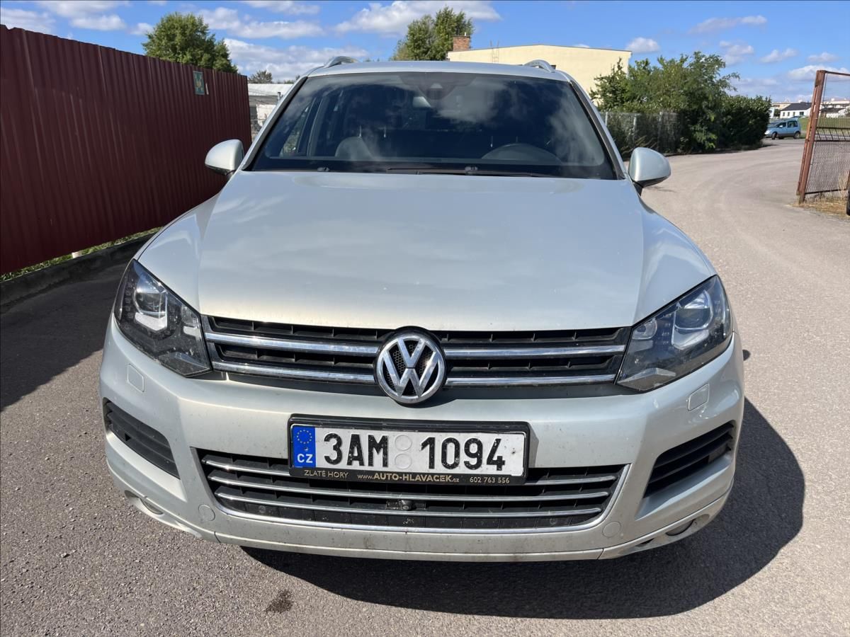 Volkswagen Touareg, 3,0 TDi V6 180KW 4x4 TAŽNÉ - fotka 2