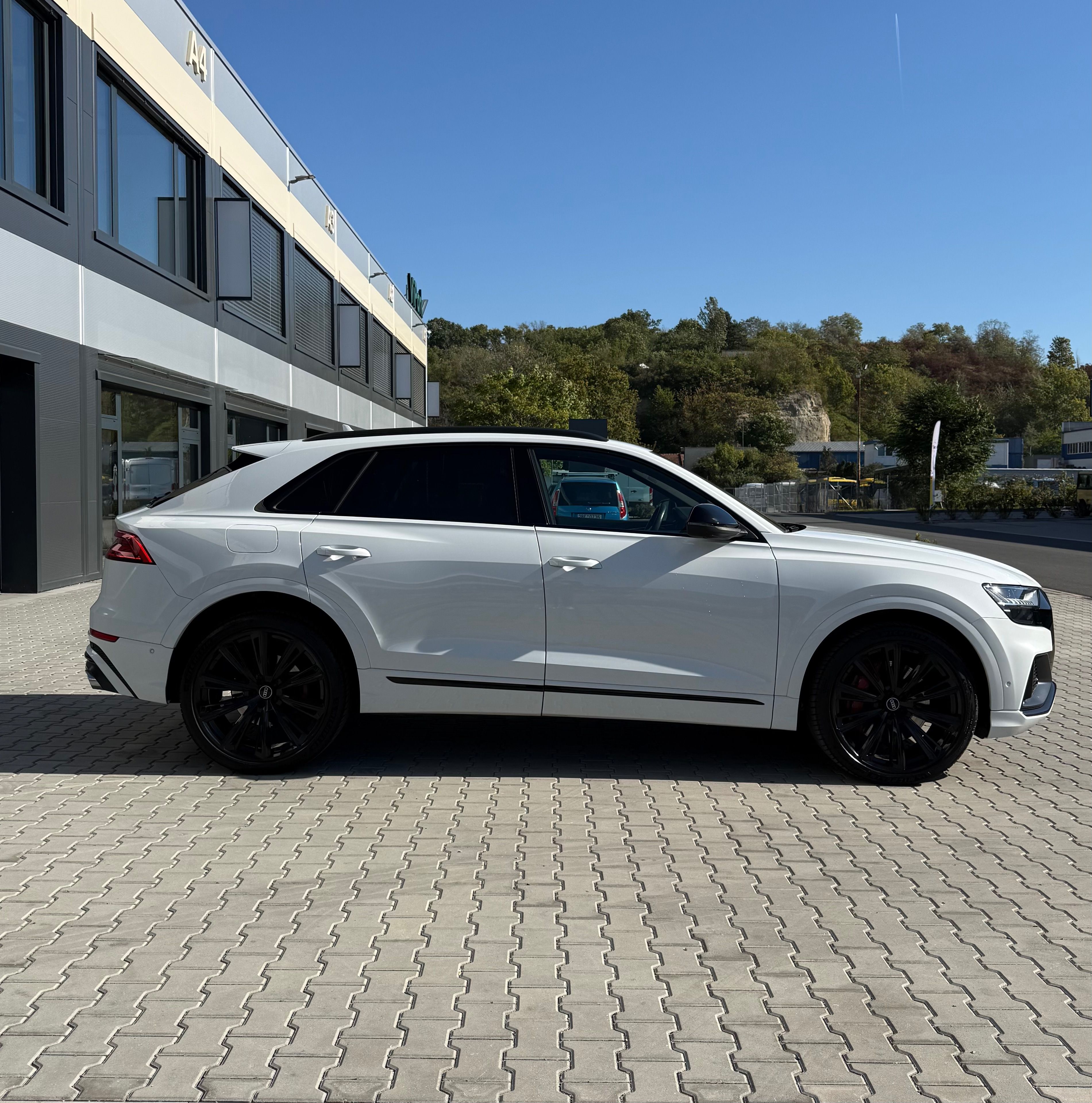 Audi SQ8, MAX VÝBAVA, MASÁŽE, DRUHÁ SADA - fotka 5