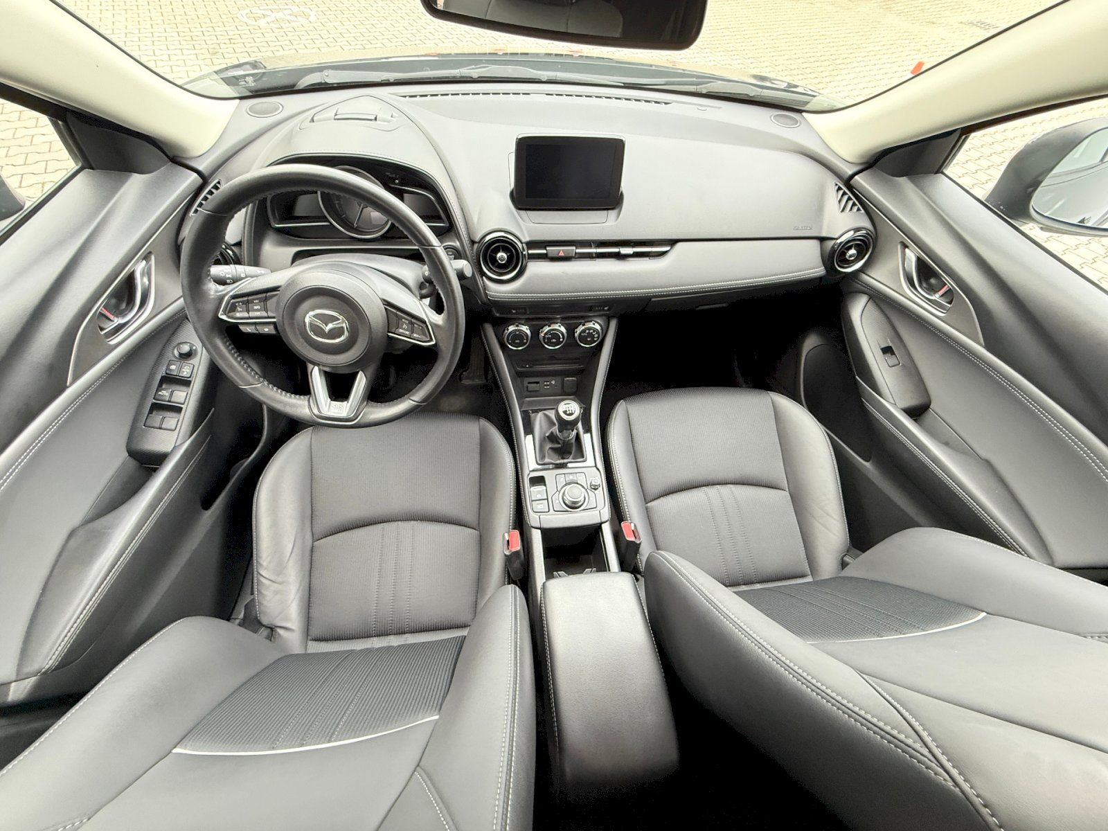 Mazda CX-3, 2.0SkyActiv-G Revolution 89kW - fotka 5