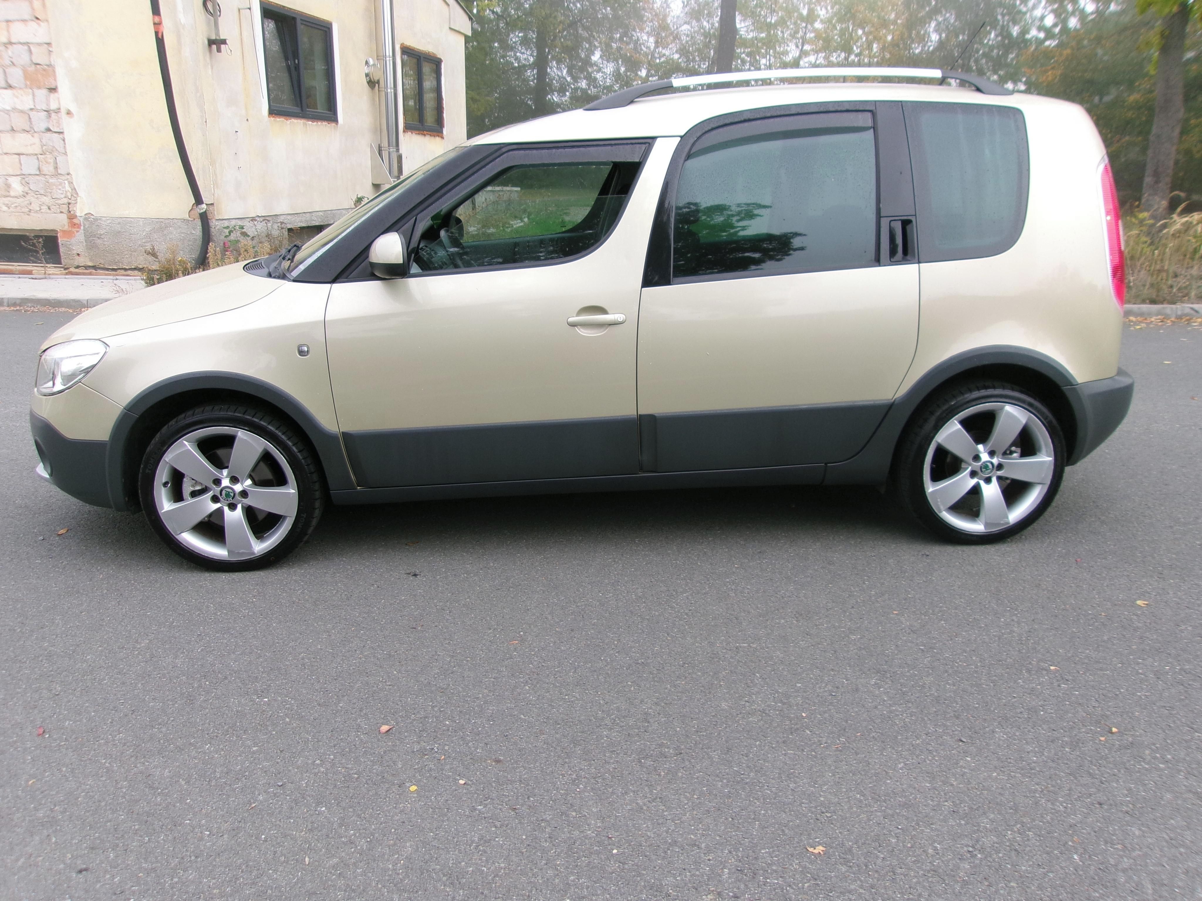 Škoda Roomster, 1,2TSI 77KW SCAUT - fotka 2