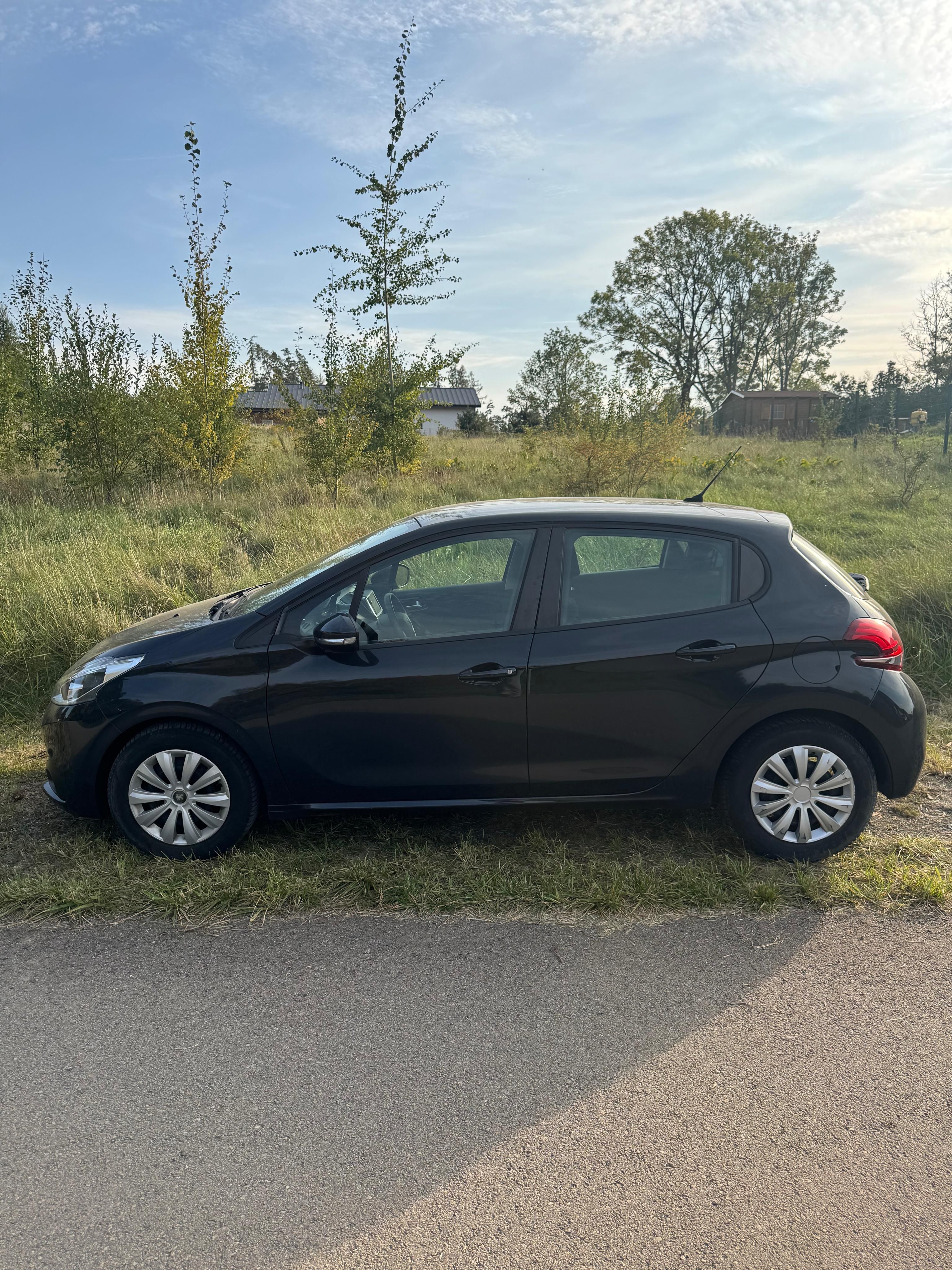 Peugeot 208, 1. MAJ., KUPOVÁNO NOVÉ V ČR - fotka 4