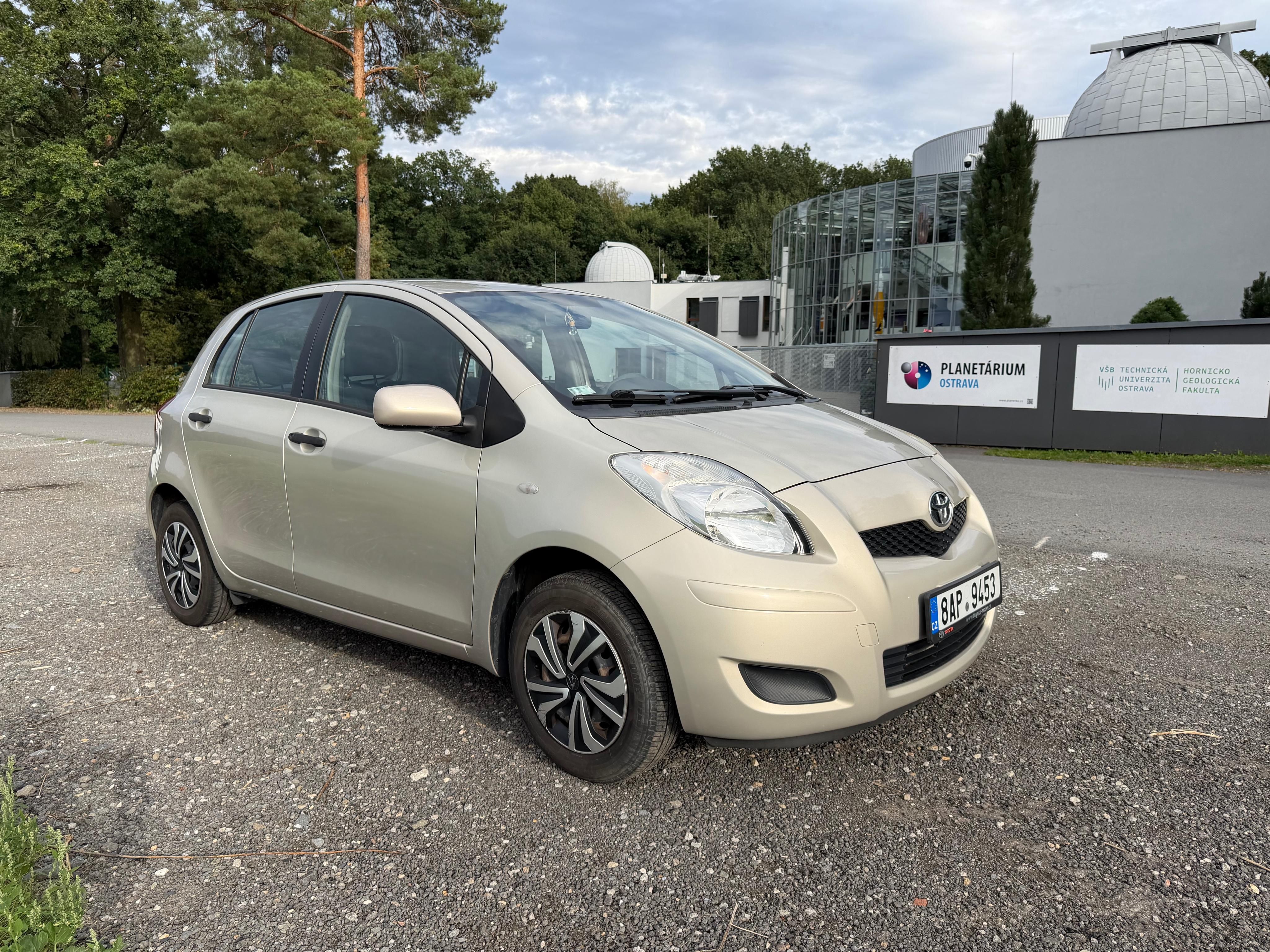 Toyota Yaris, 1.0i 2009 51kw 139tis km - fotka 4