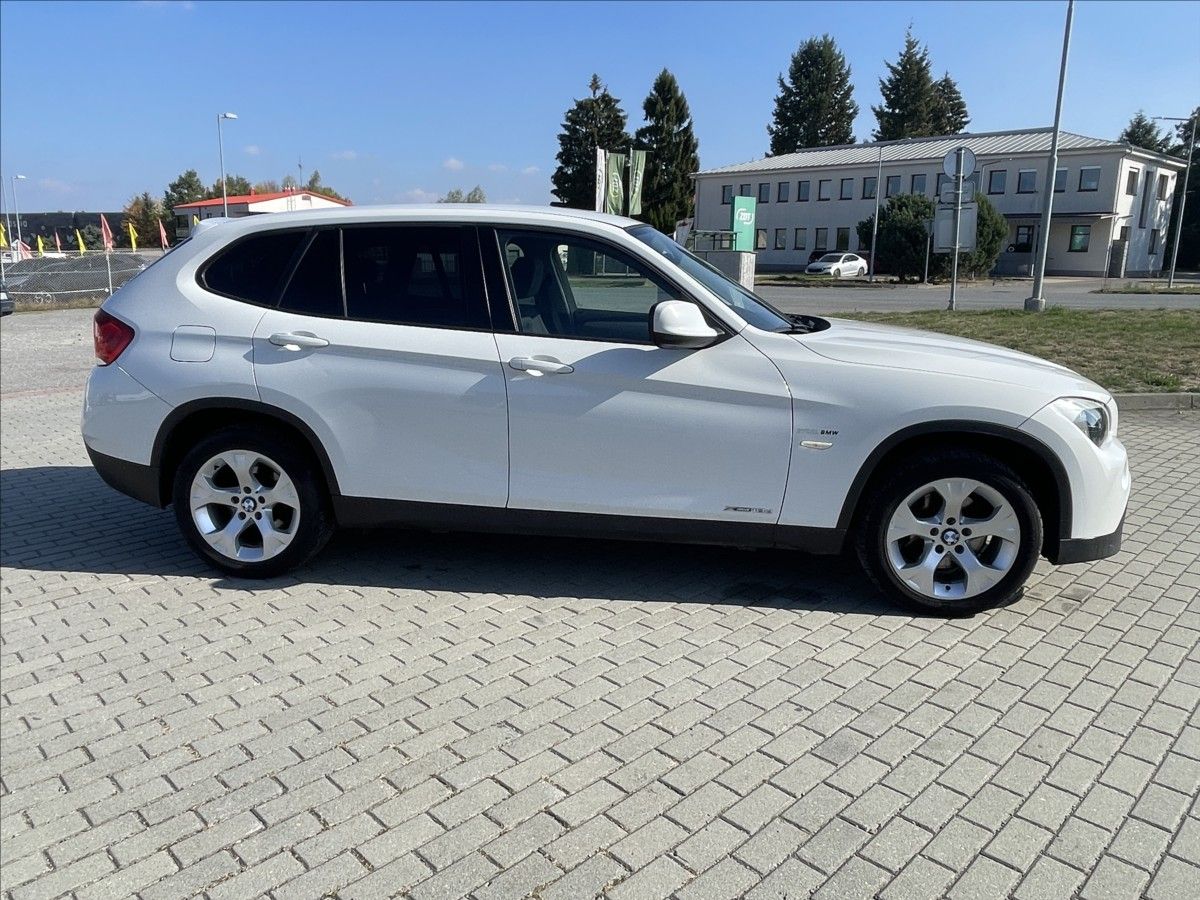 BMW X1, 2,0 18d X-Drive Automat CZauto - fotka 5