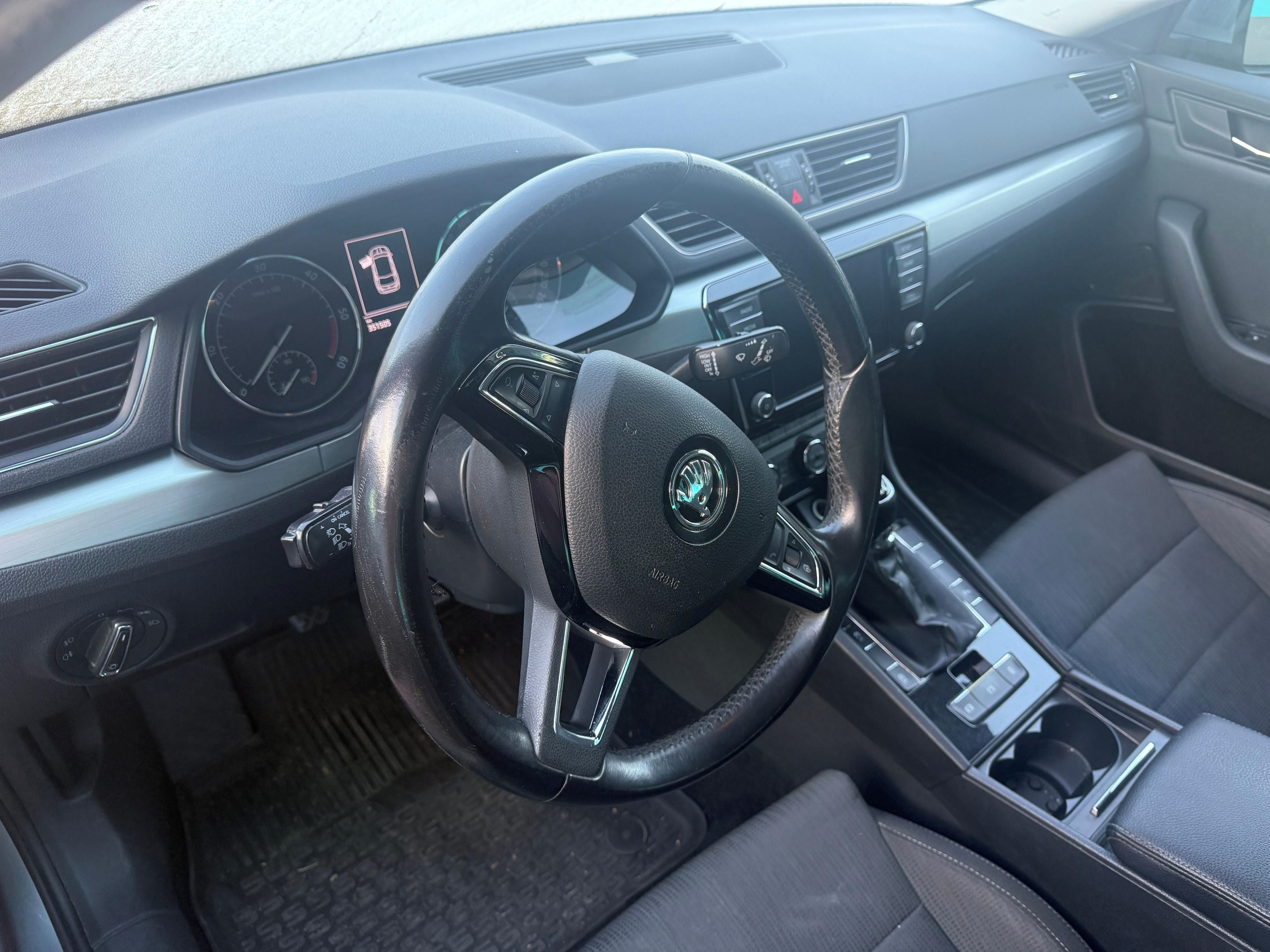 Škoda Superb, 2.0 TDI 4x4, Kombi - fotka 6