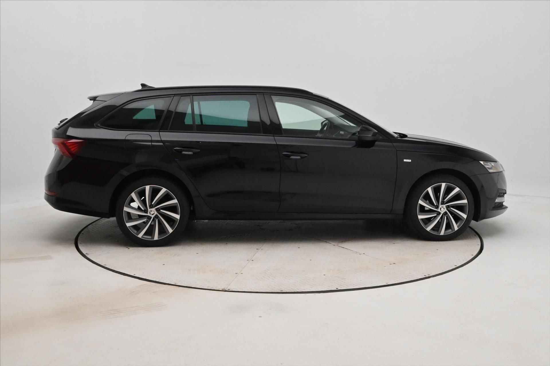 Škoda Octavia, 2,0 TDI 110kW LED Matrix Navi - fotka 4