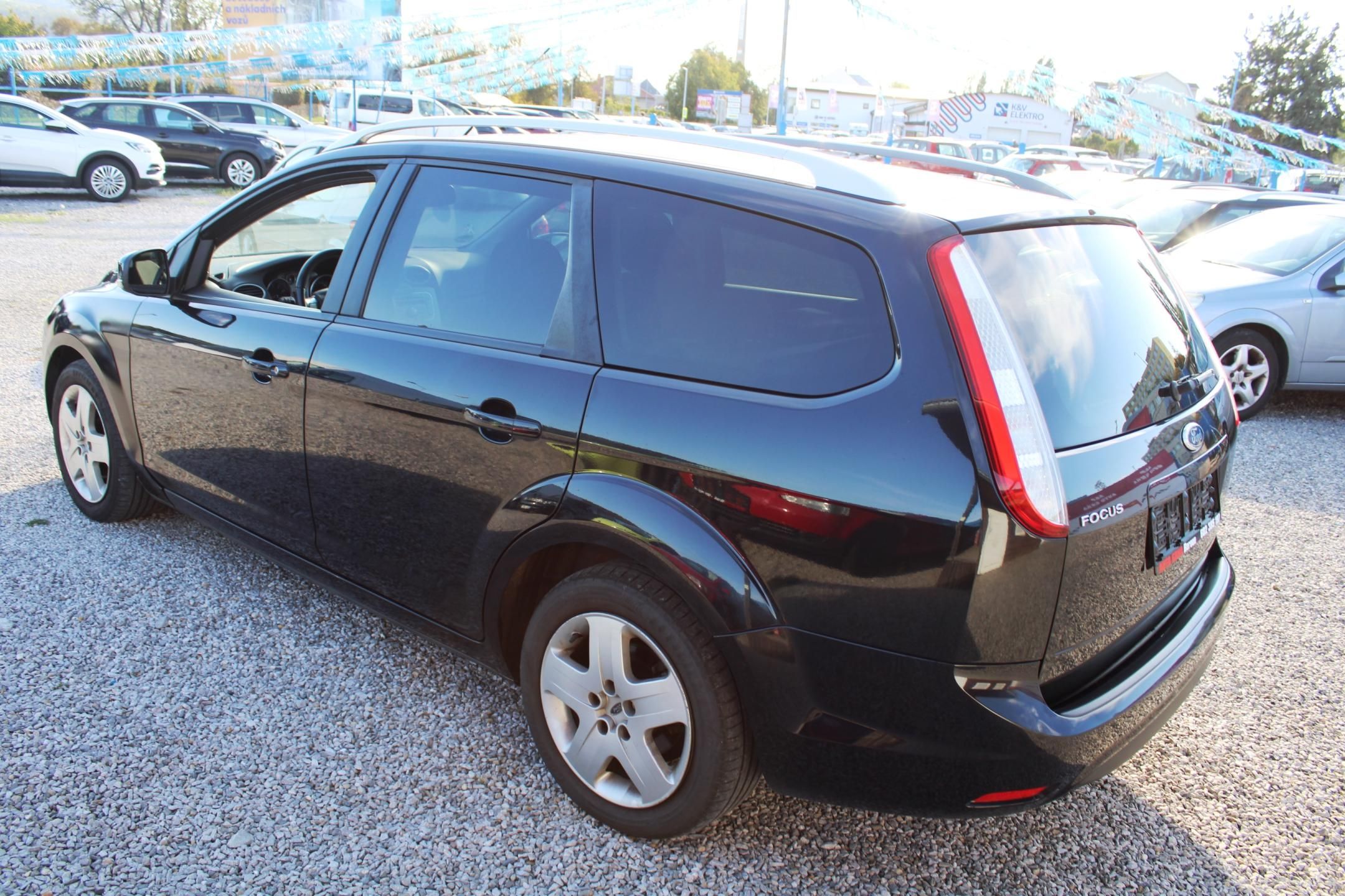 Ford Focus, 1,6i KLIMA EL.OKNA ZIMNÍ KOLA - fotka 5