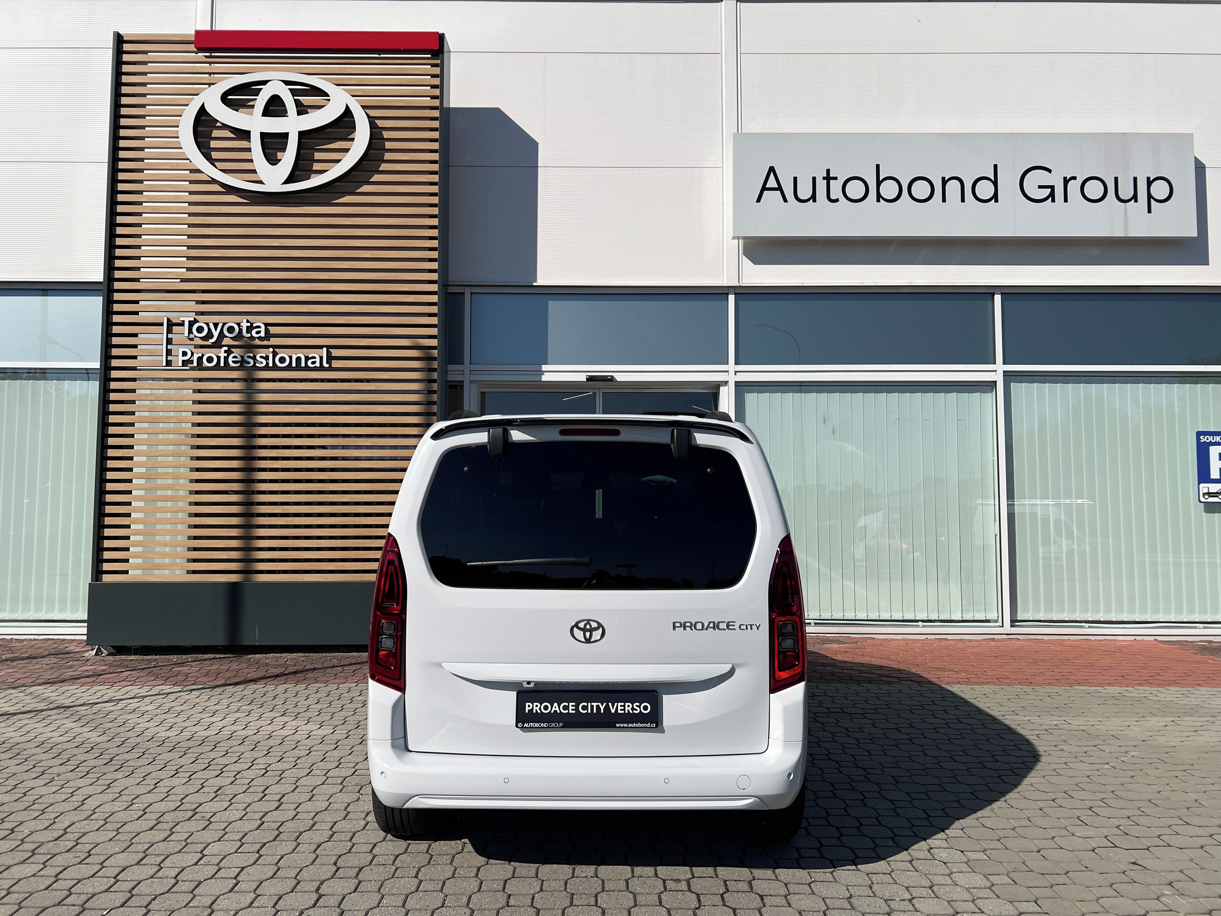 Toyota Proace City Verso, 1.2T 6MT Family 5S - fotka 5