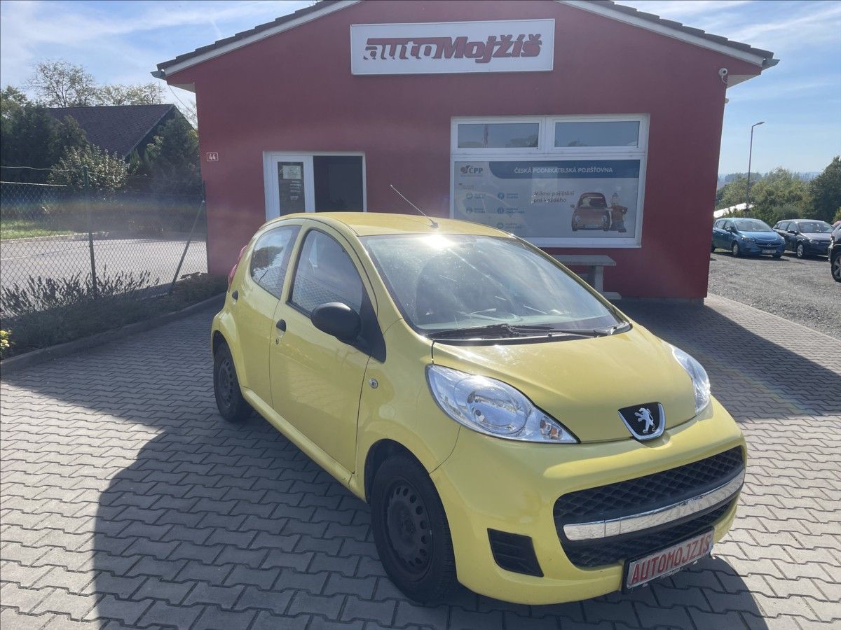 Peugeot 107, 1,0 i 5 DV. ČR 1.MAJITEL NOVÁ