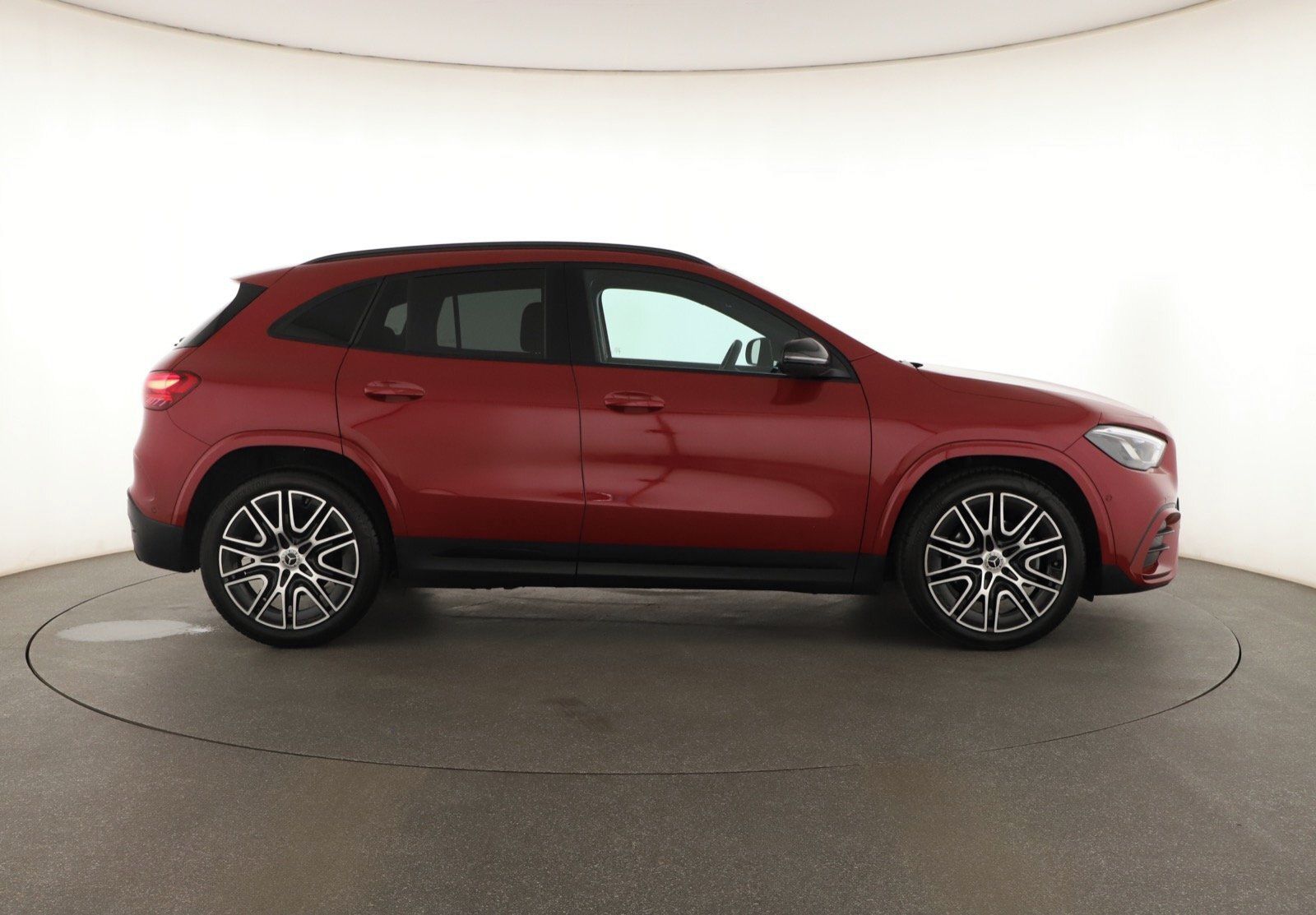Mercedes-Benz GLA, 200, AMG Line - fotka 6