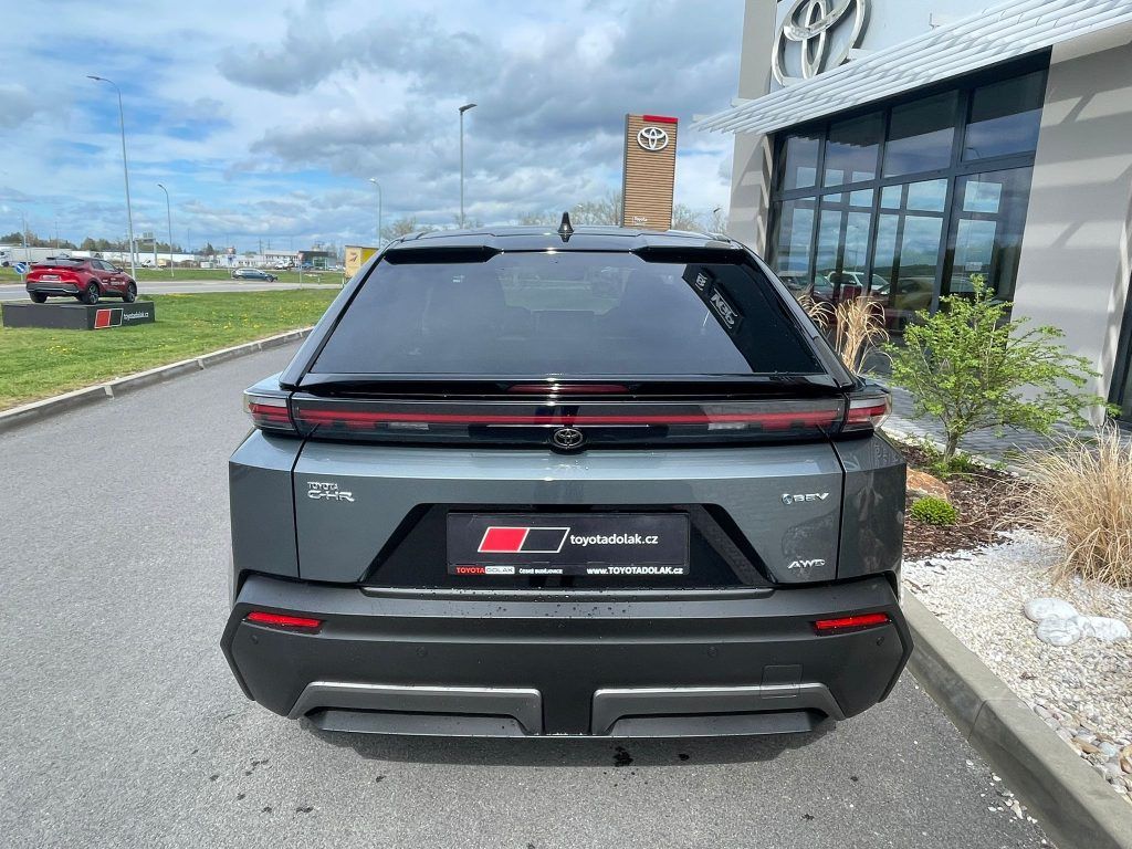 Toyota C-HR, AWD 343HP AT ExecutiveVIPLight - fotka 5