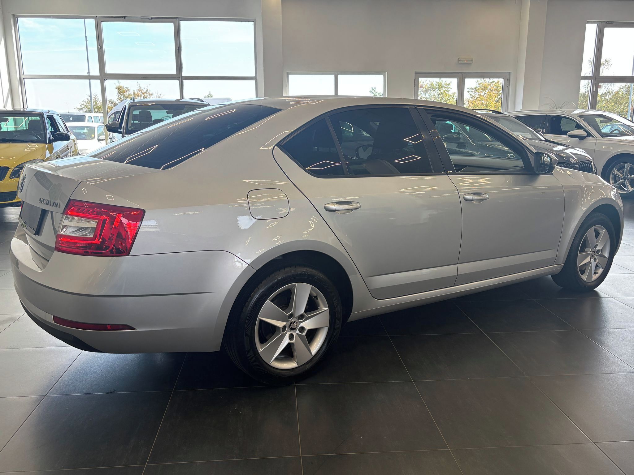 Škoda Octavia, 1.4 TSI 110kW, LED, Servis - fotka 5