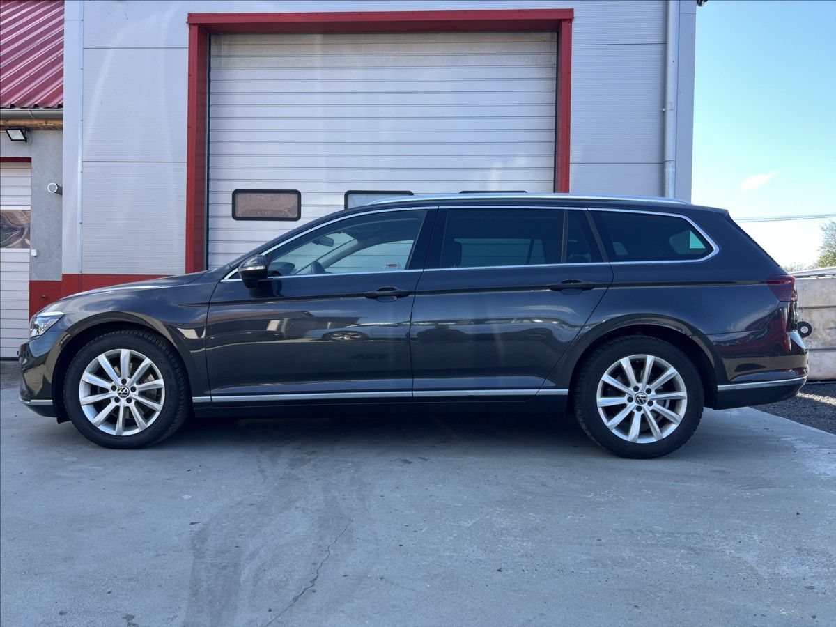 Volkswagen Passat, 2,0 TDi DSG ELEGANCE MATRIX - fotka 2