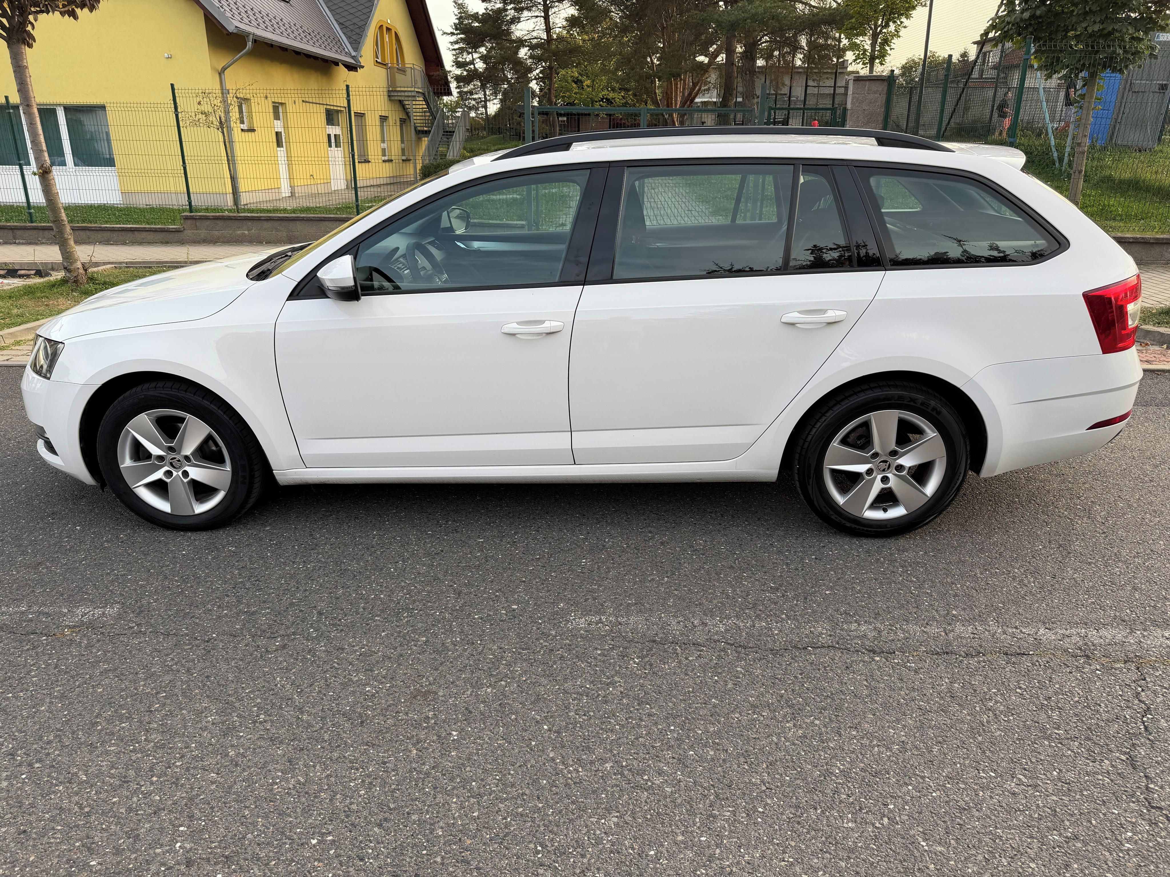 Škoda Octavia, 1.6 TDI, 85 KW, KOUPENO V ČR - fotka 2