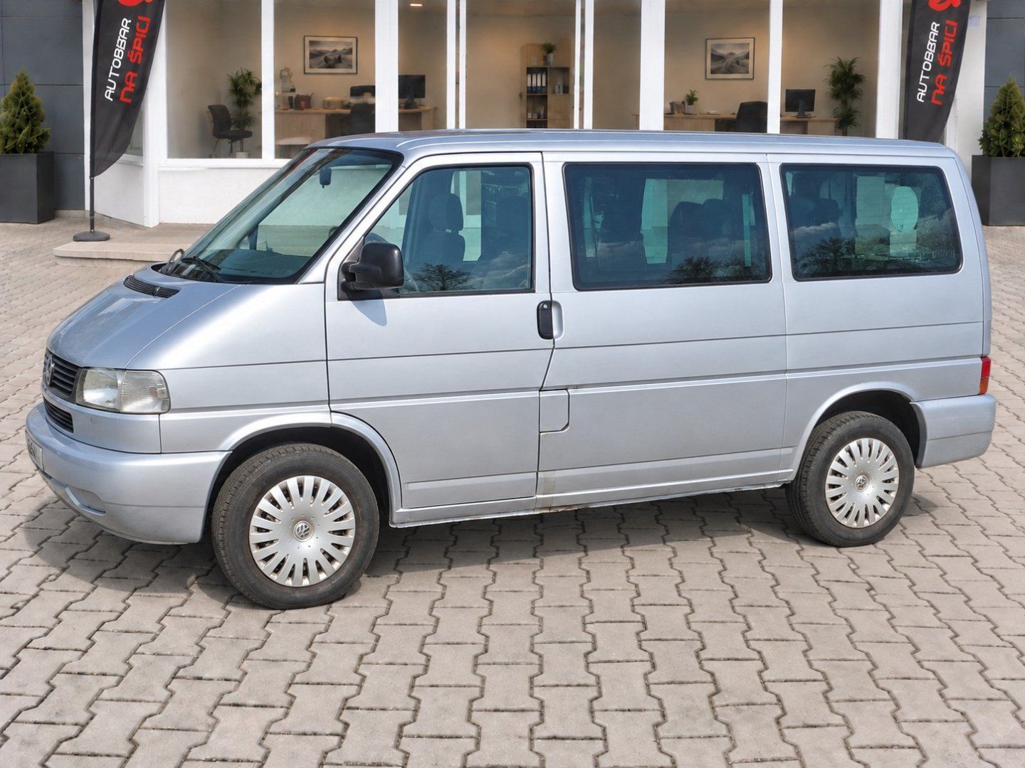 Volkswagen Caravelle, 2.5TDI 111kW -7.MÍST-TAŽ.ZAŘ. - fotka 5