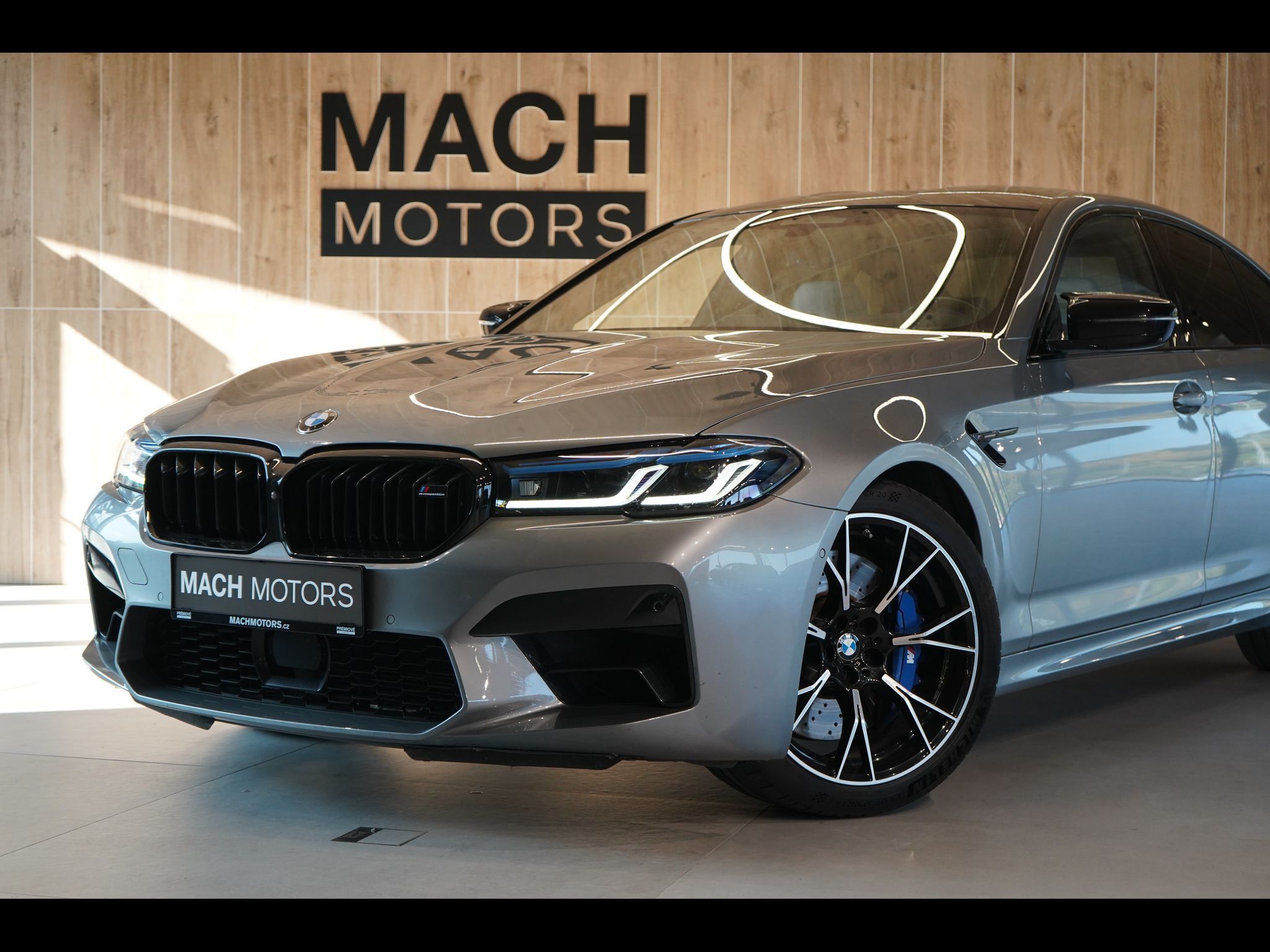 BMW M5, Competition xDrive, B&W, HUD - fotka 2