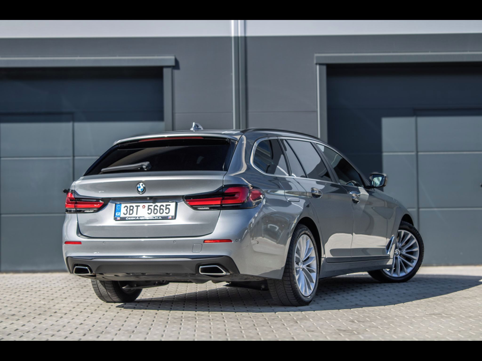 BMW Řada 5, 530d LCI 210kW, 48V - fotka 5