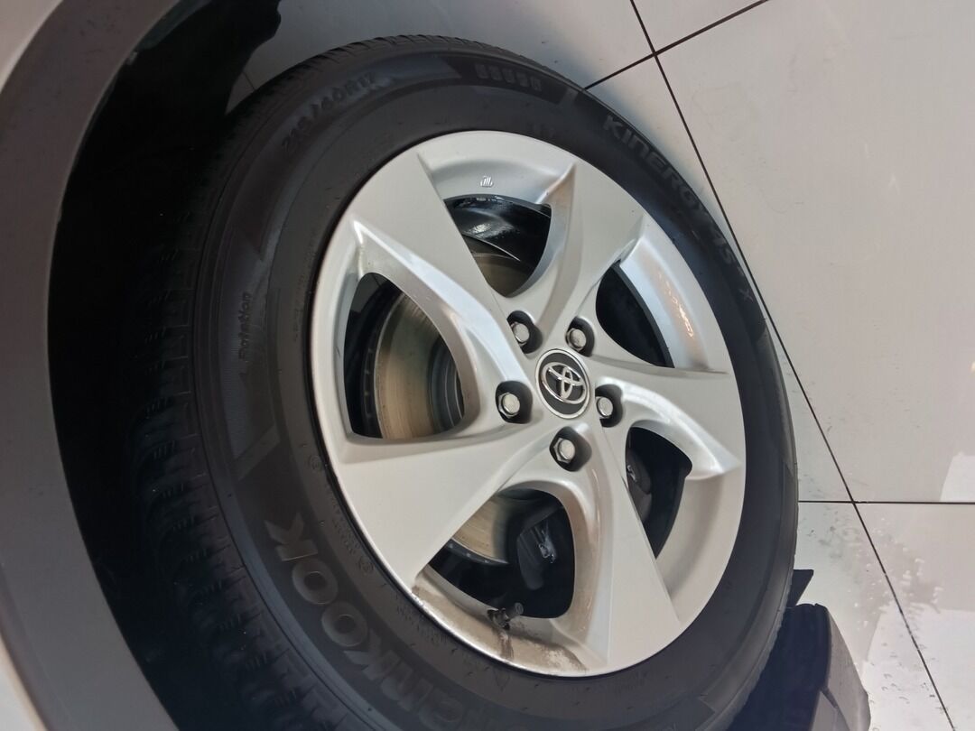 Toyota C-HR, 1.8HEV 72KW 2018 - fotka 5