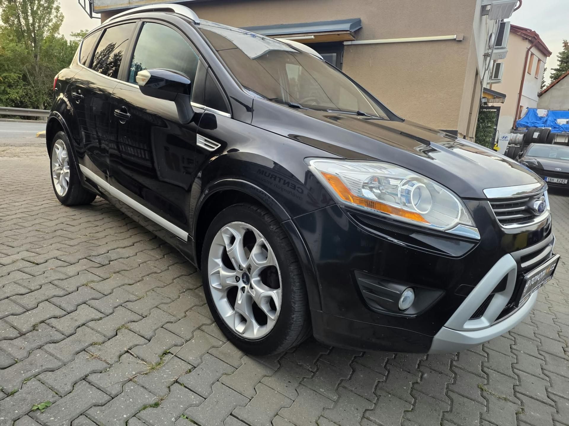 Ford Kuga, 2.0-AUTOMAT-KŮŽE/TEXTIL-ODĚRKY - fotka 6