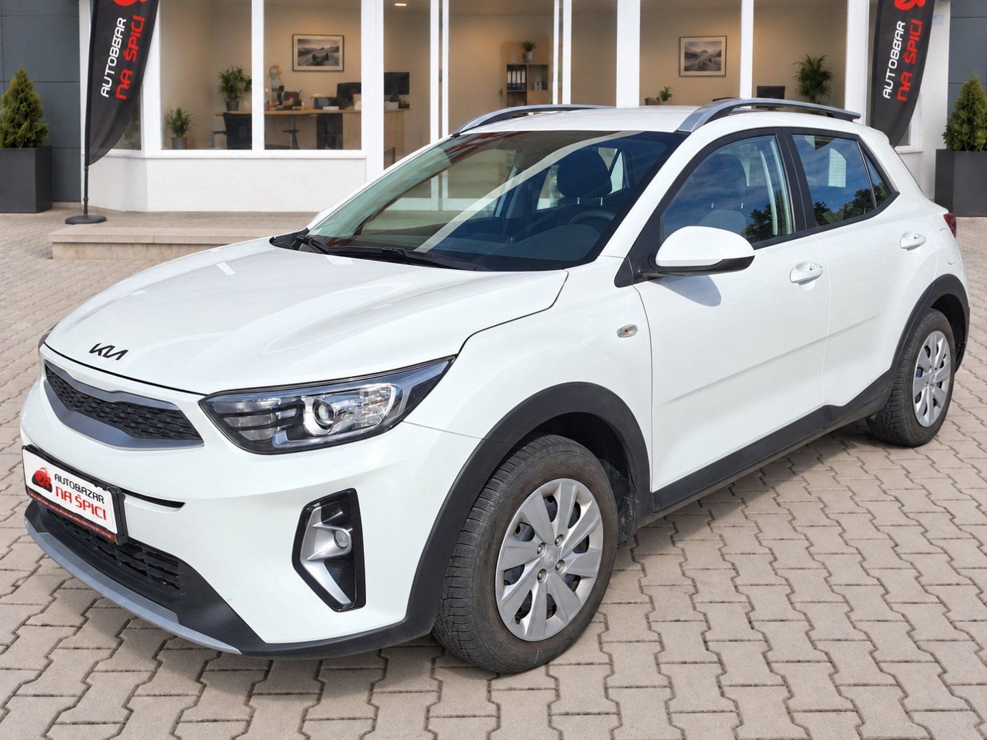 Kia Stonic, 1.2i 61kW COMFORT -1.MAJITEL - fotka 4