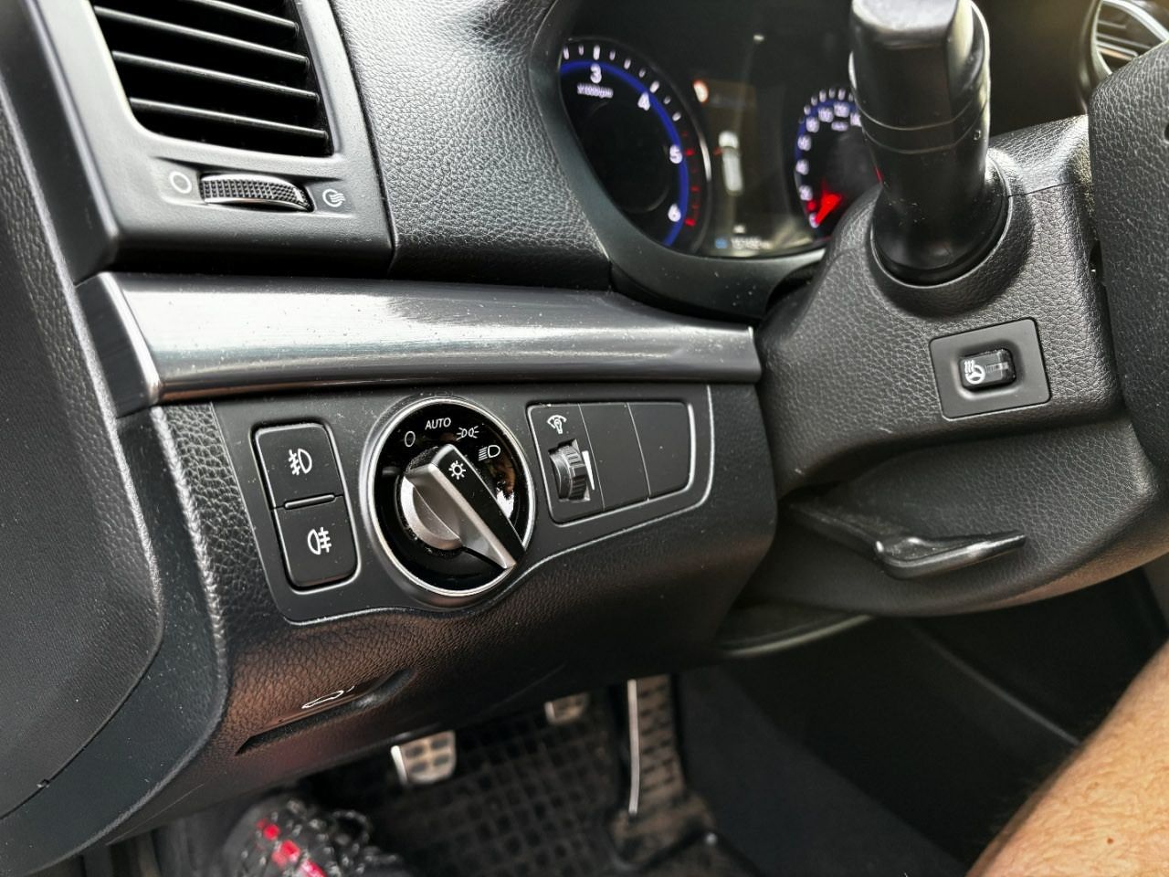 Hyundai i40, 1,7 CRDI, 2015, plná výbava - fotka 6