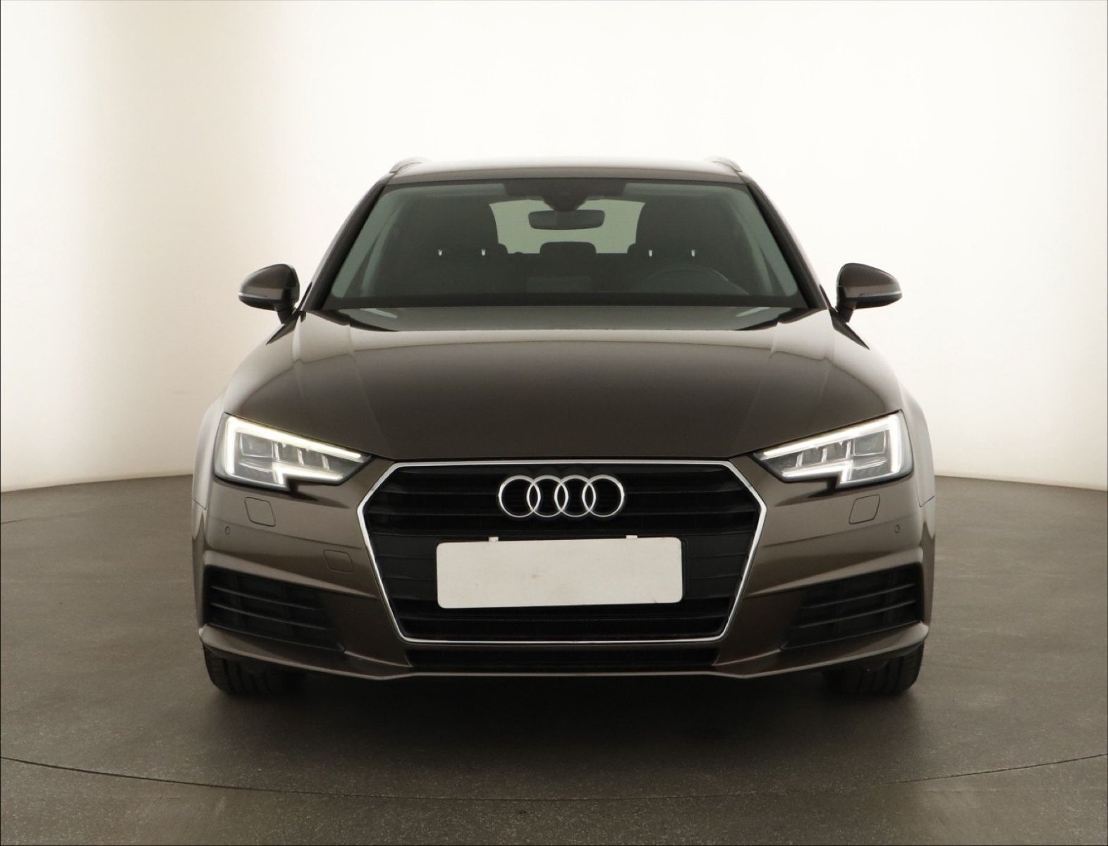Audi A4, 2.0 TDI, Automat - fotka 2
