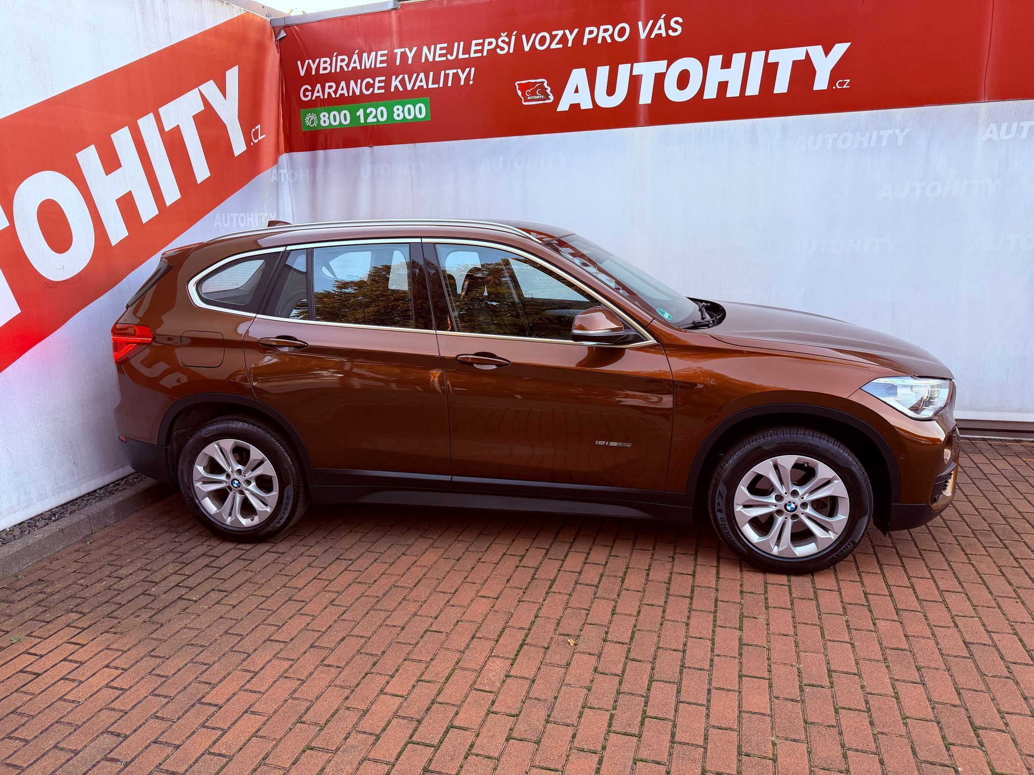 BMW X1, 18i sDrive Aut., ČR - fotka 6