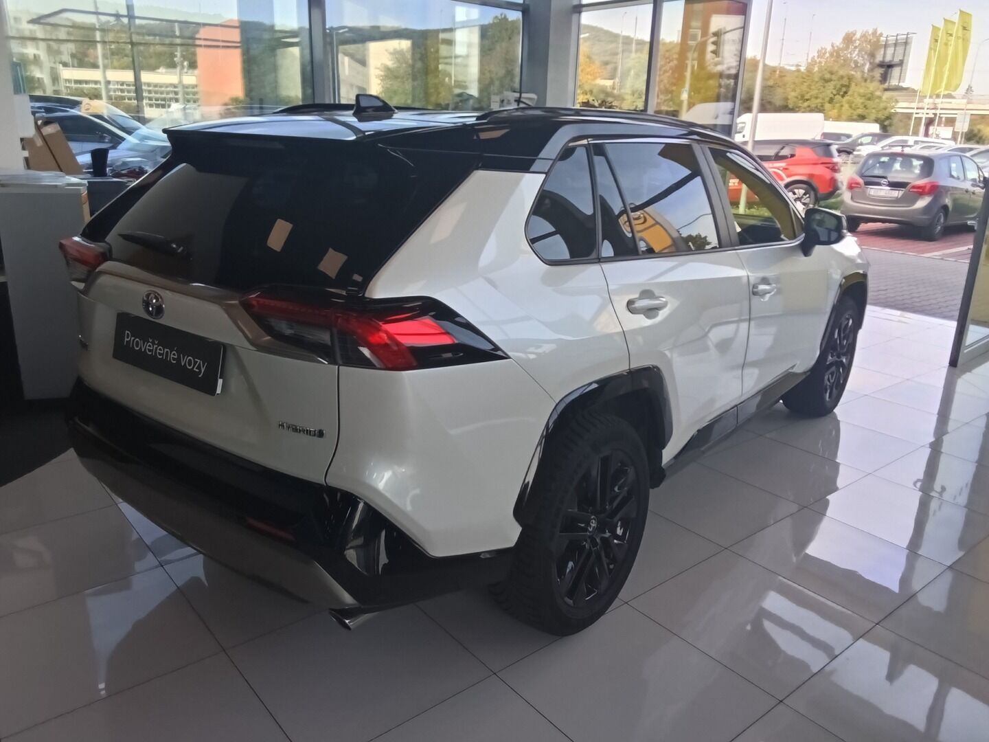 Toyota Rav4, 2.5HEV 131KW 4x4 Selection - fotka 3