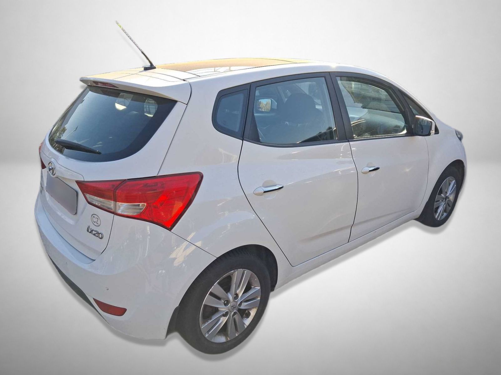 Hyundai ix20, 1.6 CVVT, Automatická klima - fotka 2