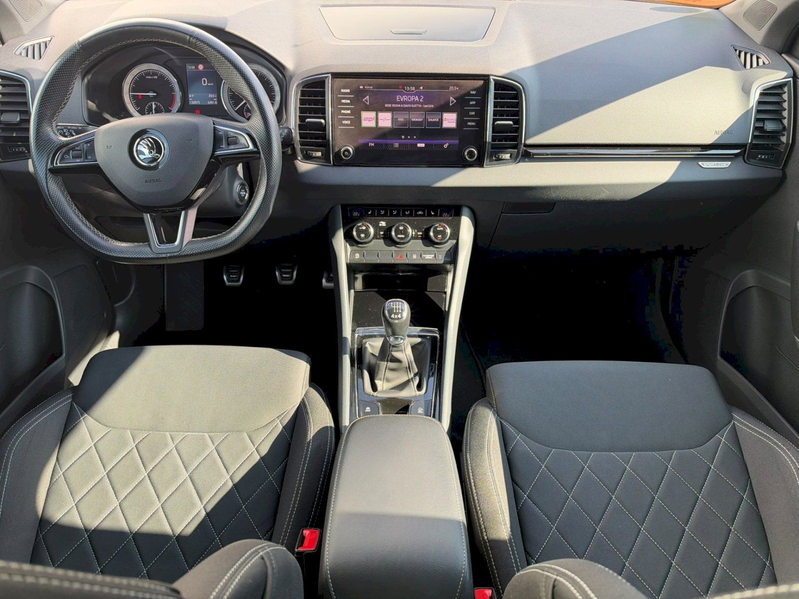 Škoda Karoq, SportLine 2,0 TDI 110 kW 4x4 6 - fotka 5