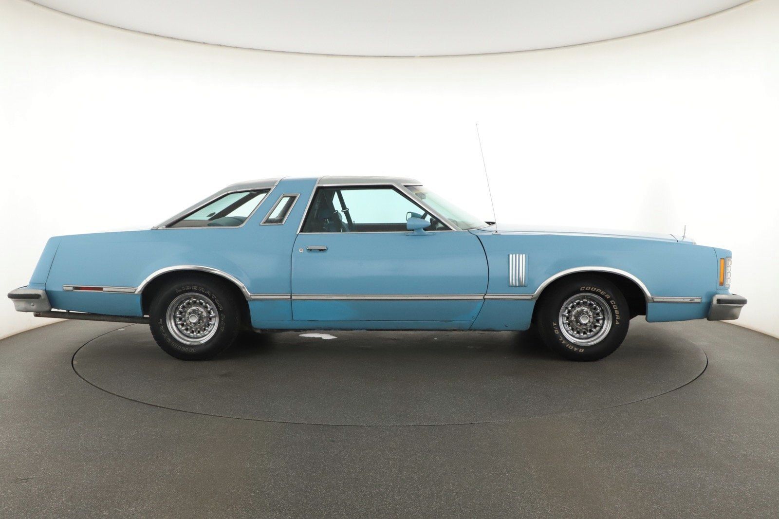 Ford Thunderbird, 6.4, Automat - fotka 6