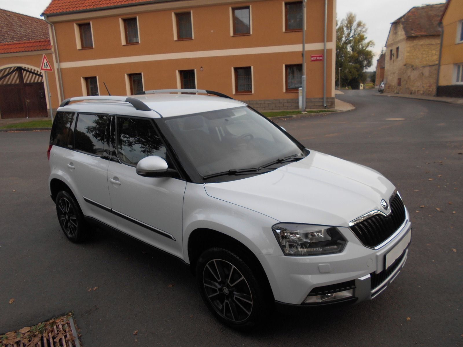 Škoda Yeti, 1,2 TSI  OUTDOR-ADVENTURE-limd - fotka 6