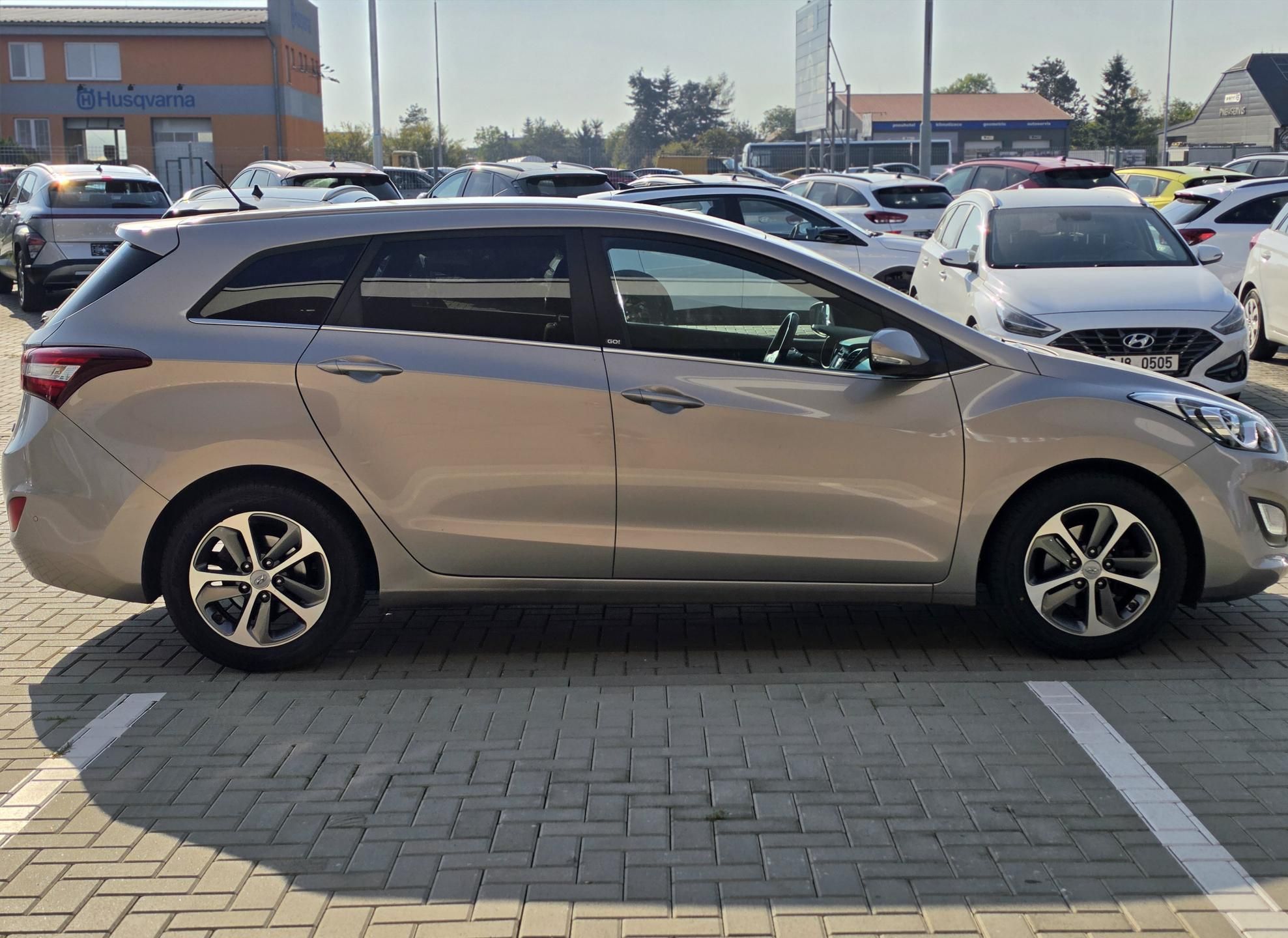 Hyundai i30, 1,6 GDI 99kW WG - fotka 6