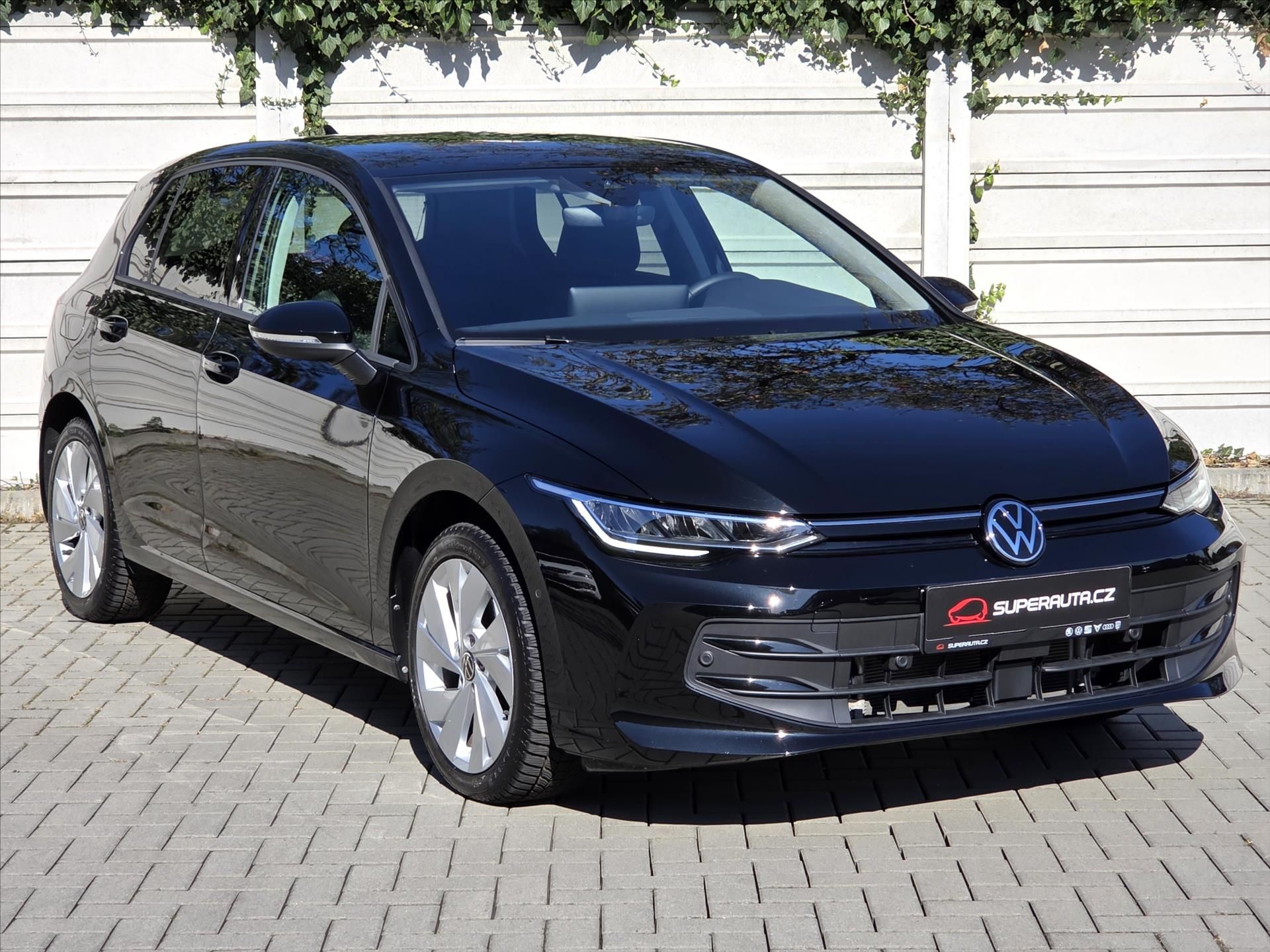 Volkswagen Golf, 1,5 eTSi 110kW DSG Tov.záruka