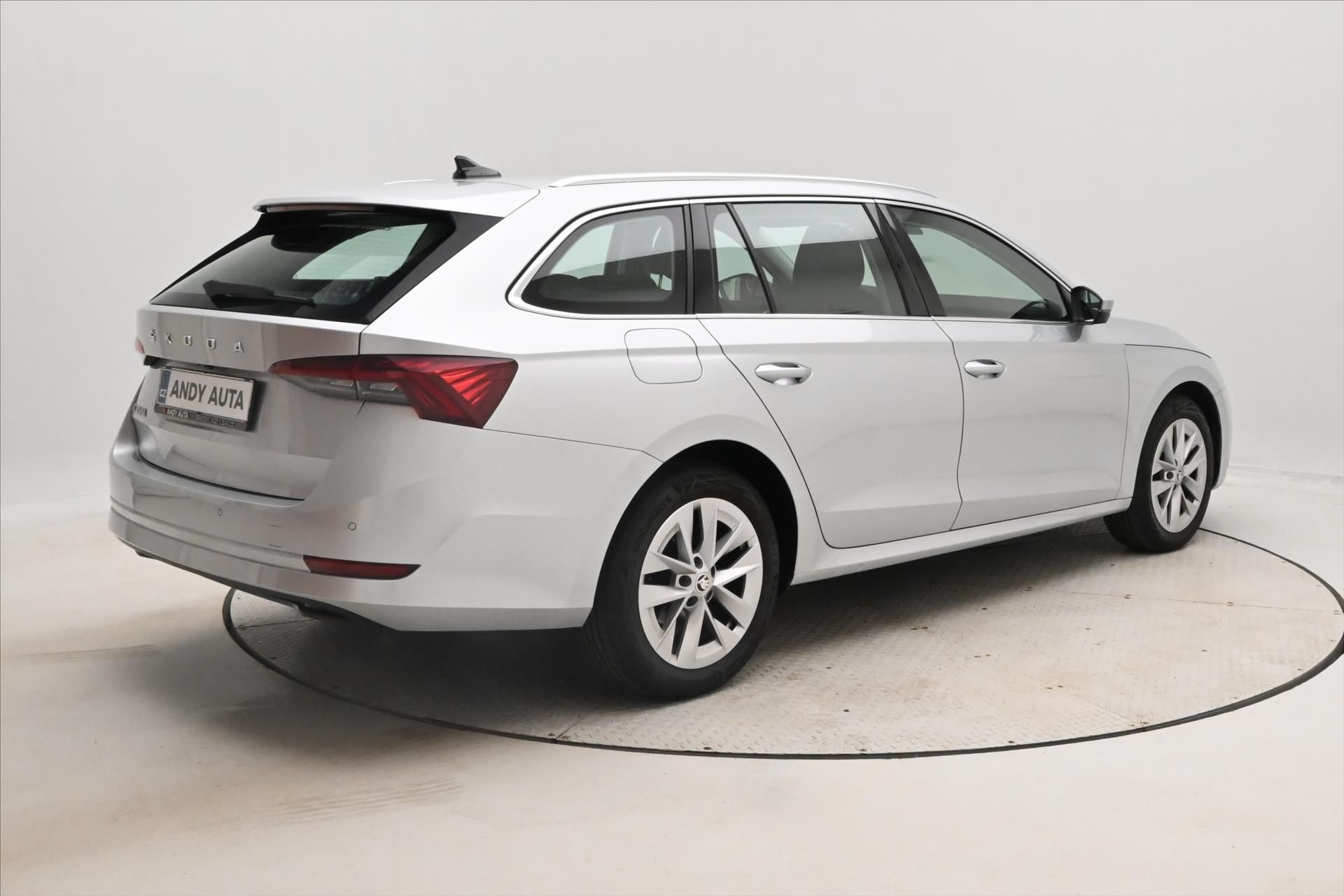 Škoda Octavia, 2,0 TDI 110kW DSG Style Záruka - fotka 5