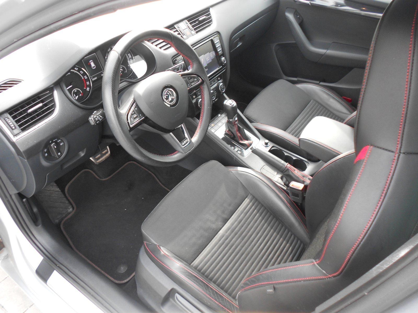 Škoda Octavia, Combi III 2.0 TDI - 135 kW, RS - fotka 5