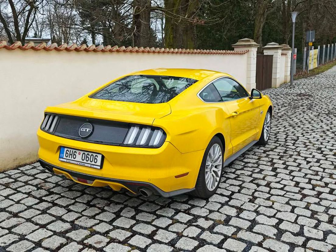 Ford Mustang, GT, EU verze, od nového v CR - fotka 4